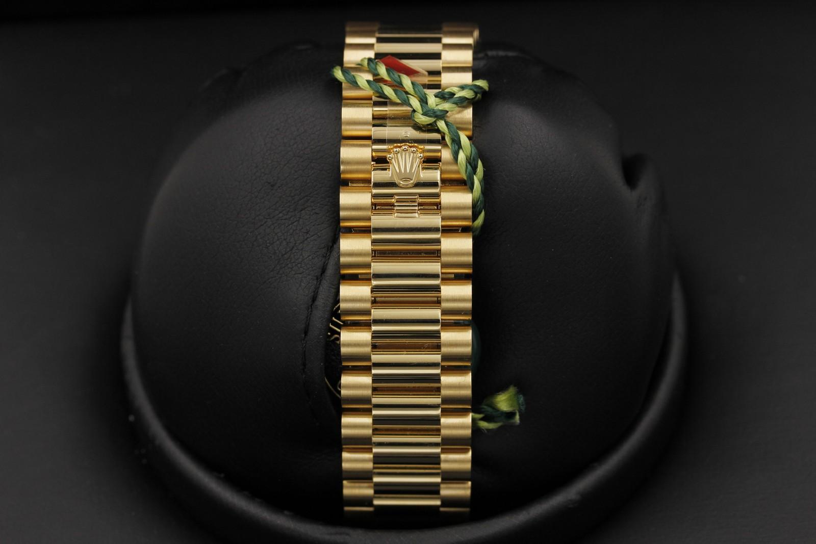 Watch Image 7
