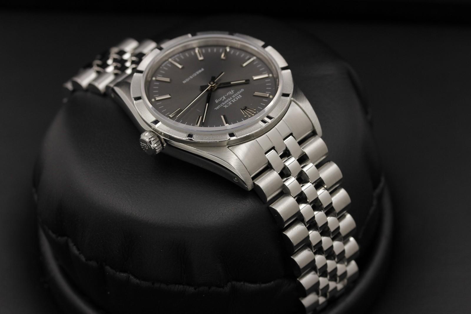Watch Image 4
