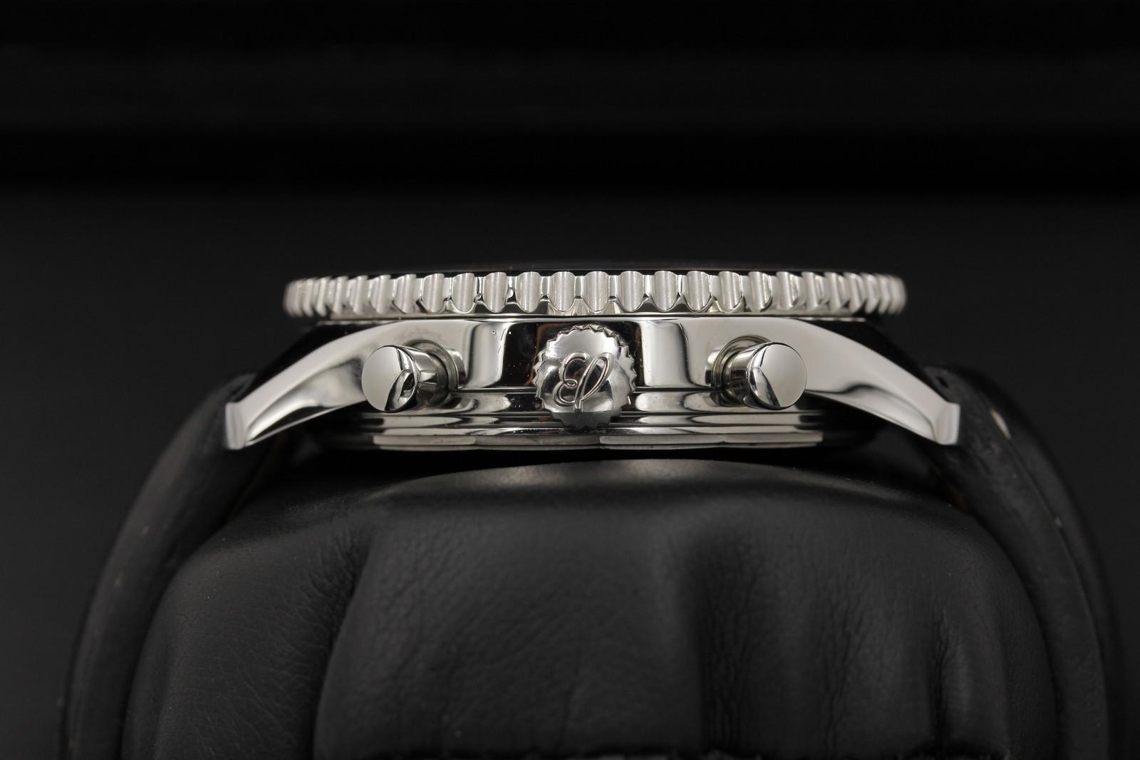 Watch Image 4