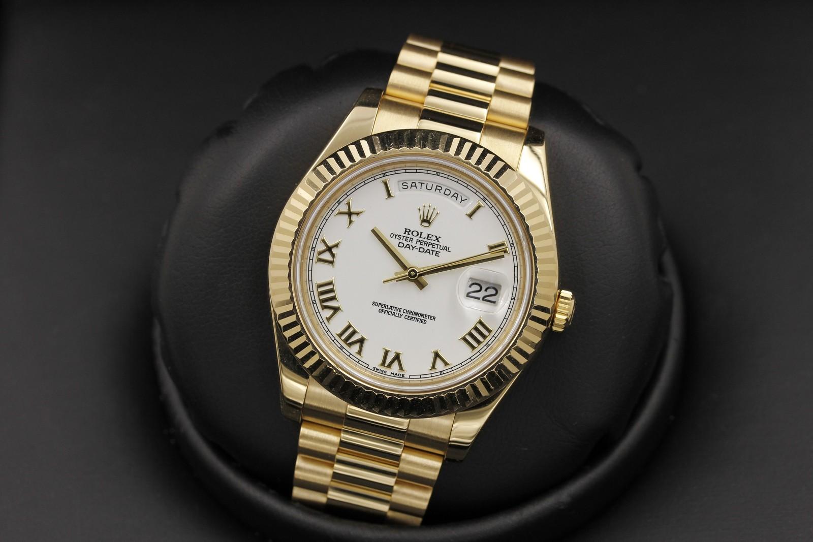 Watch Image 8