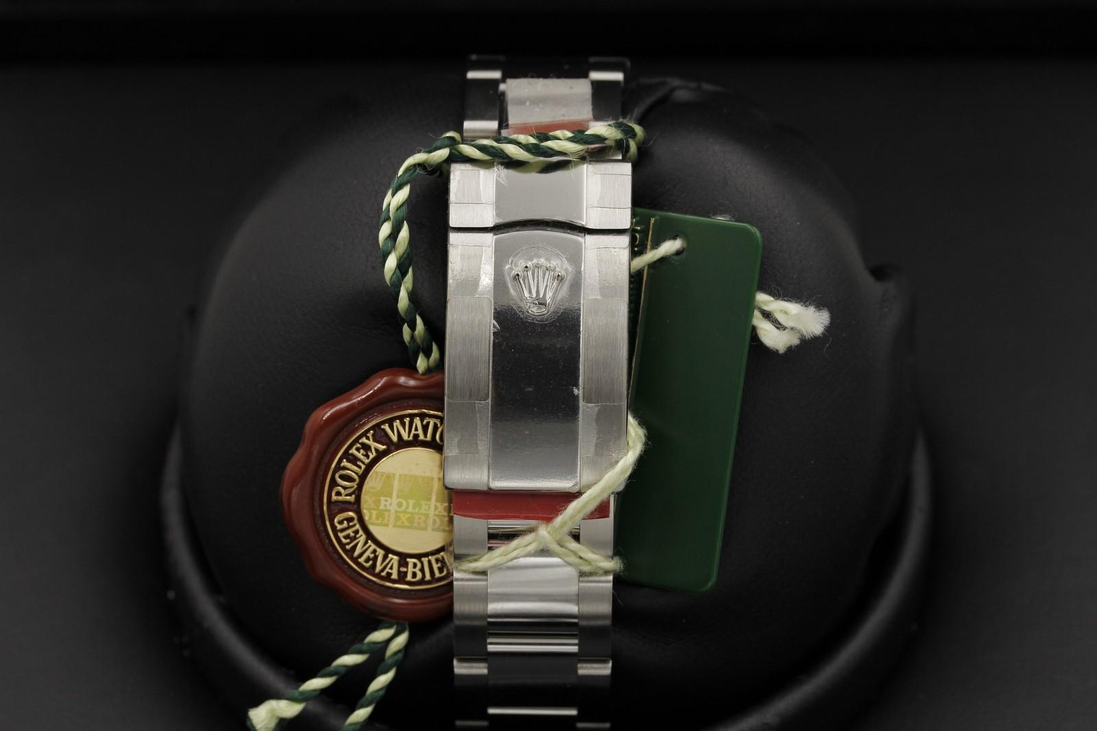 Watch Image 7
