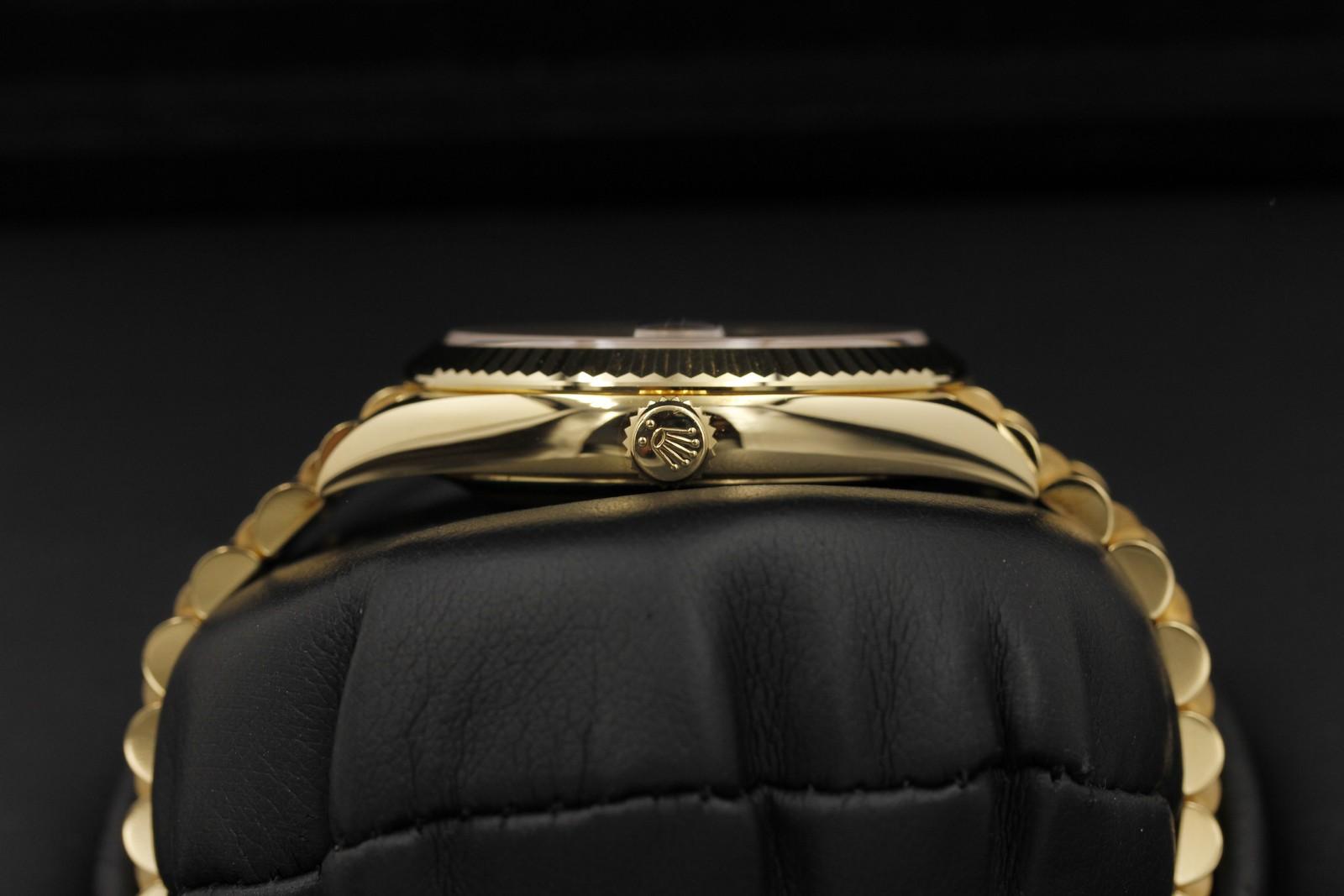 Watch Image 3