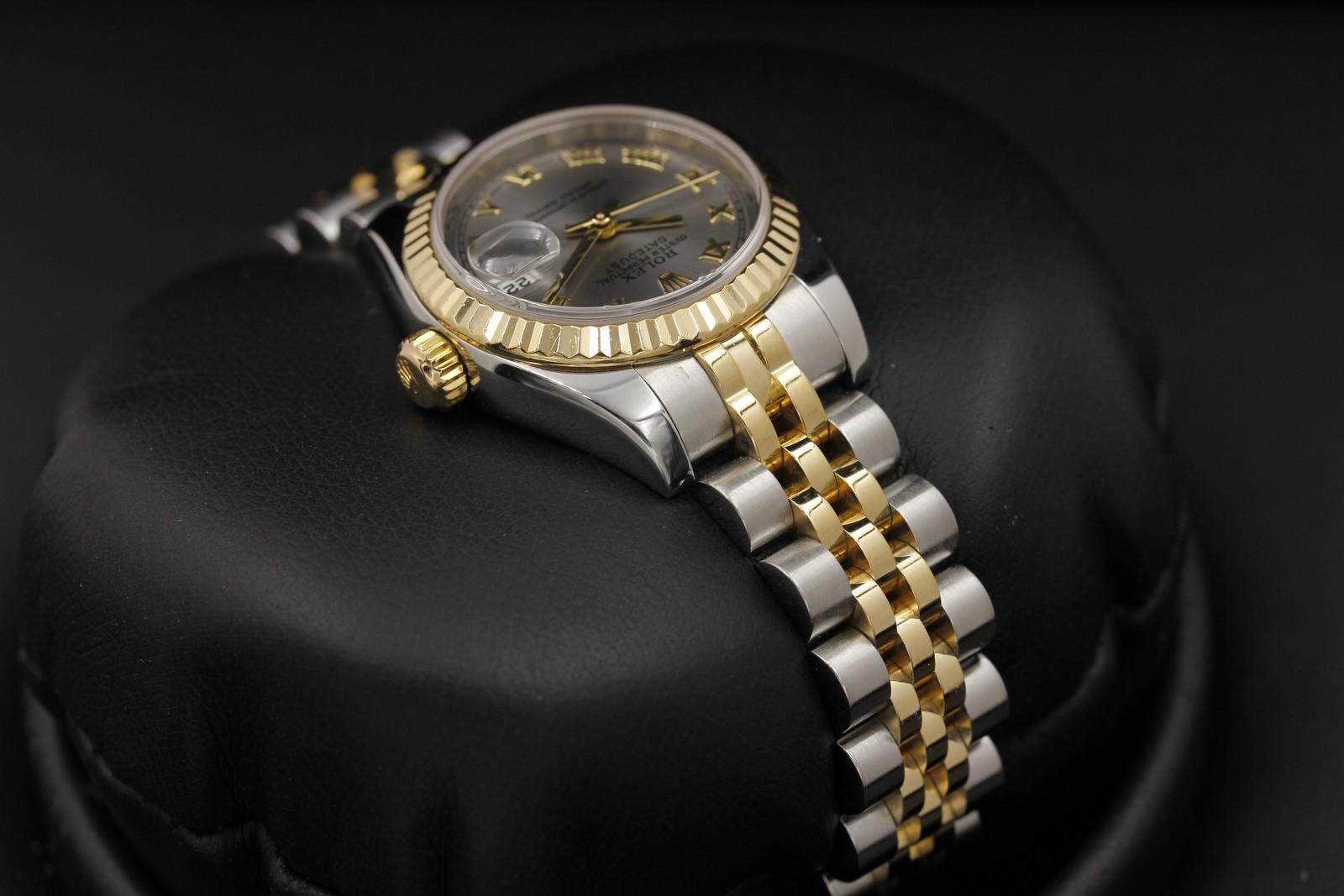 Watch Image 4