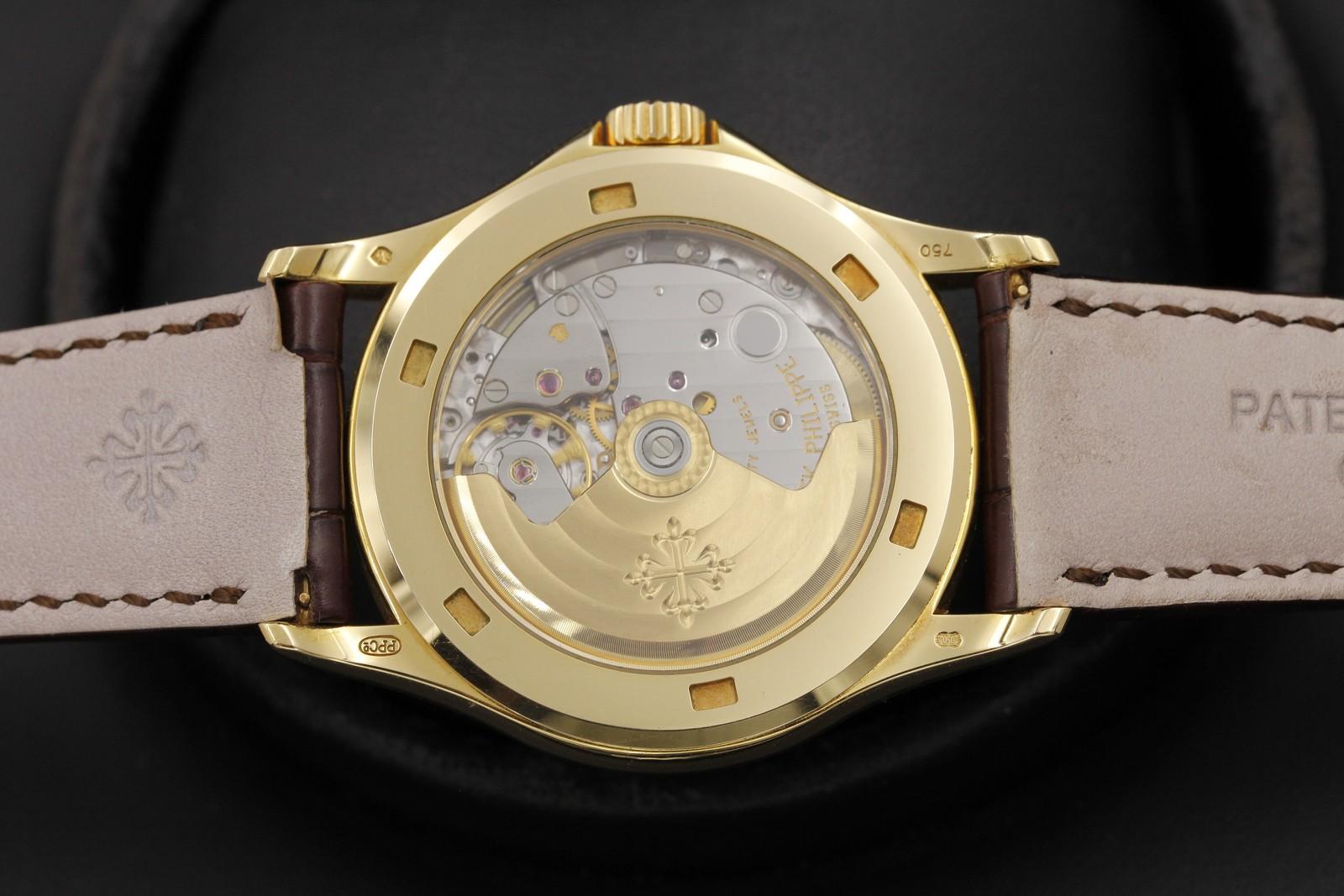 Watch Image 10