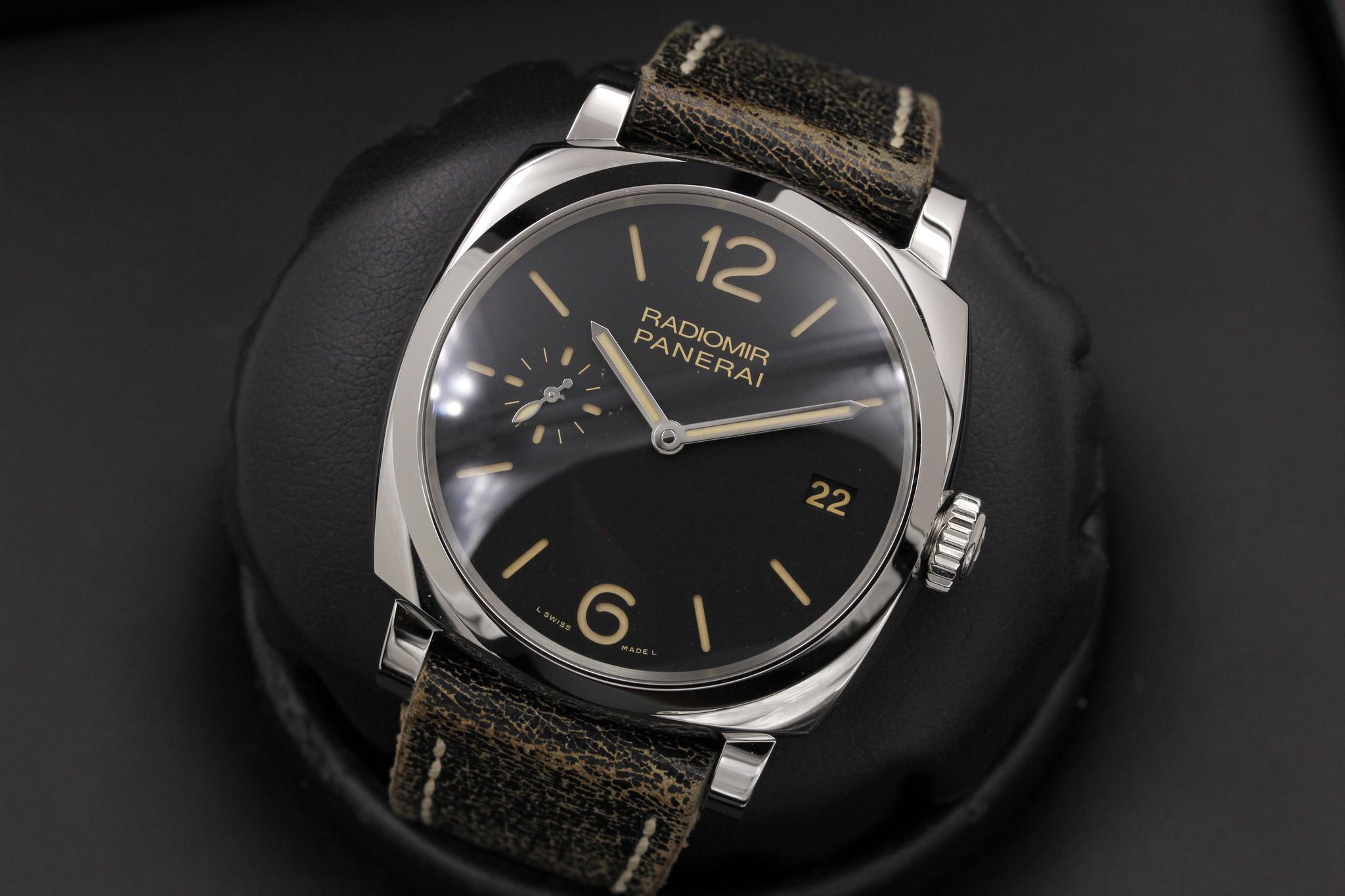 Watch Image 10