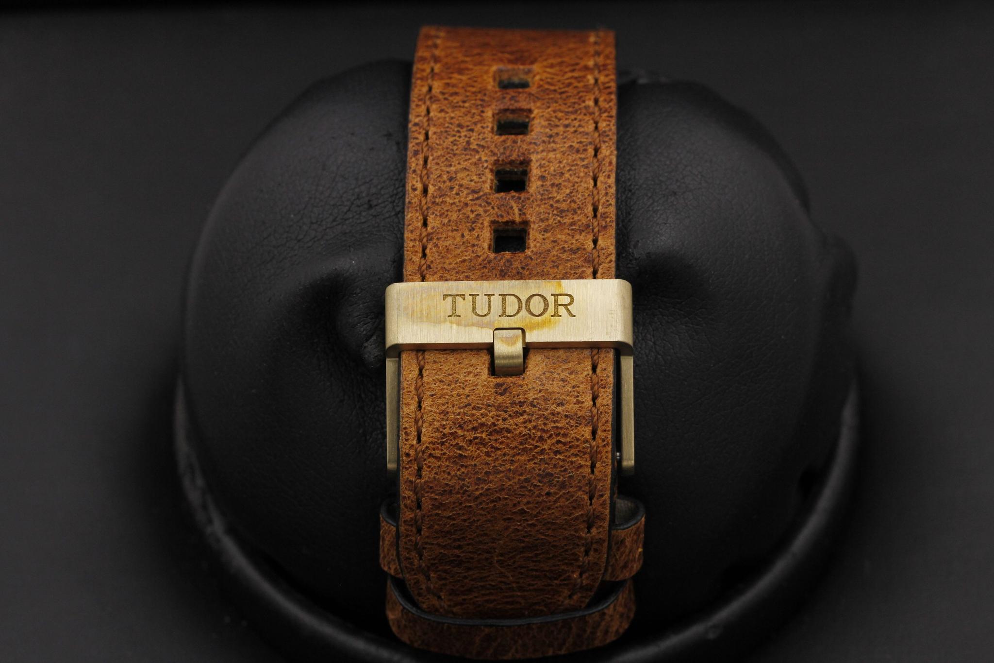 Watch Image 8