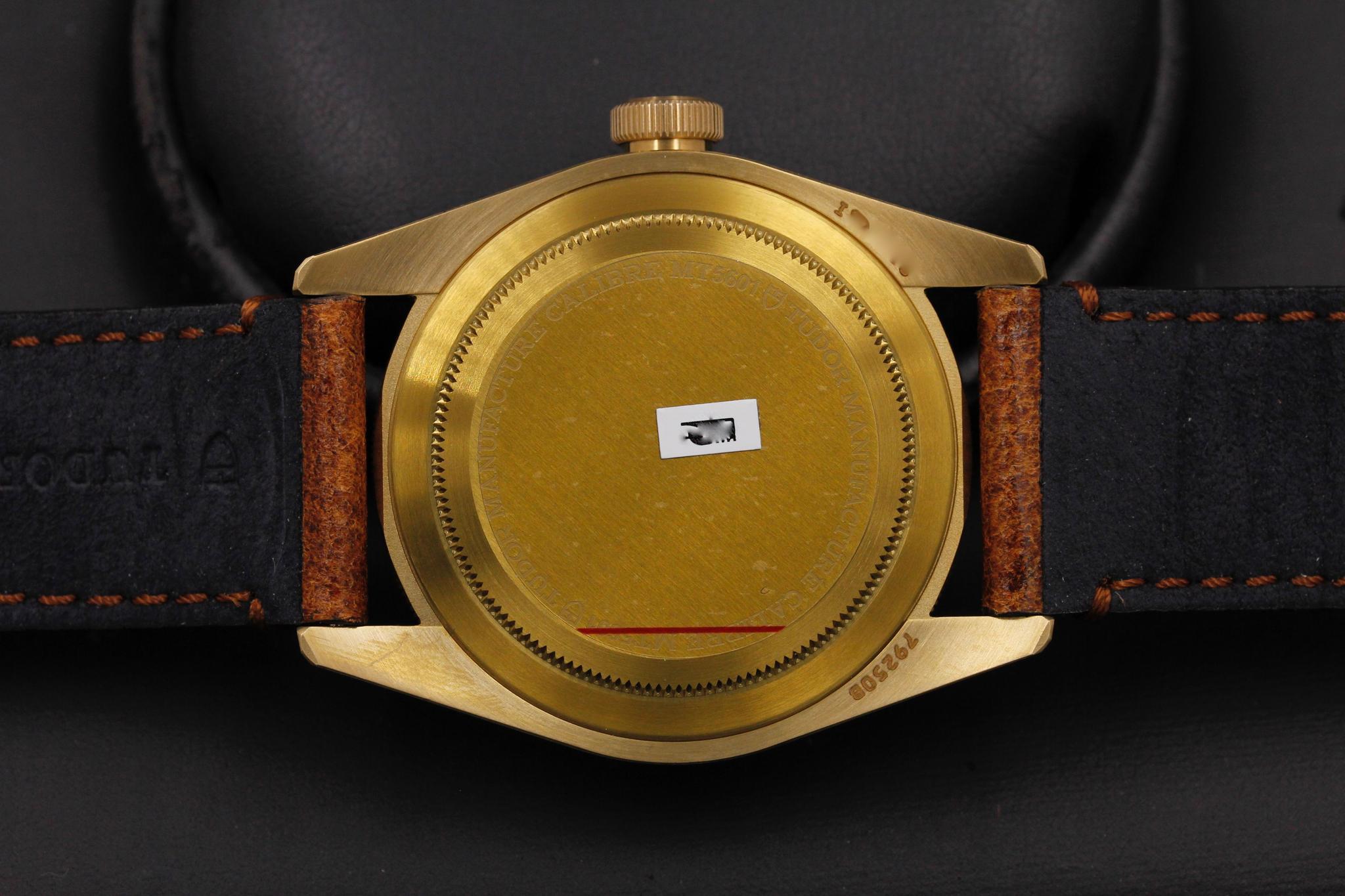Watch Image 7
