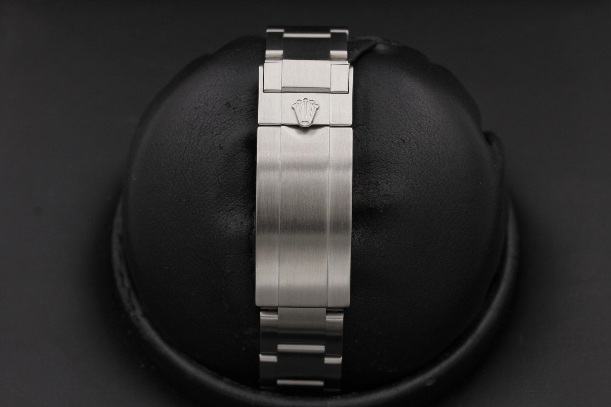 Watch Image 7