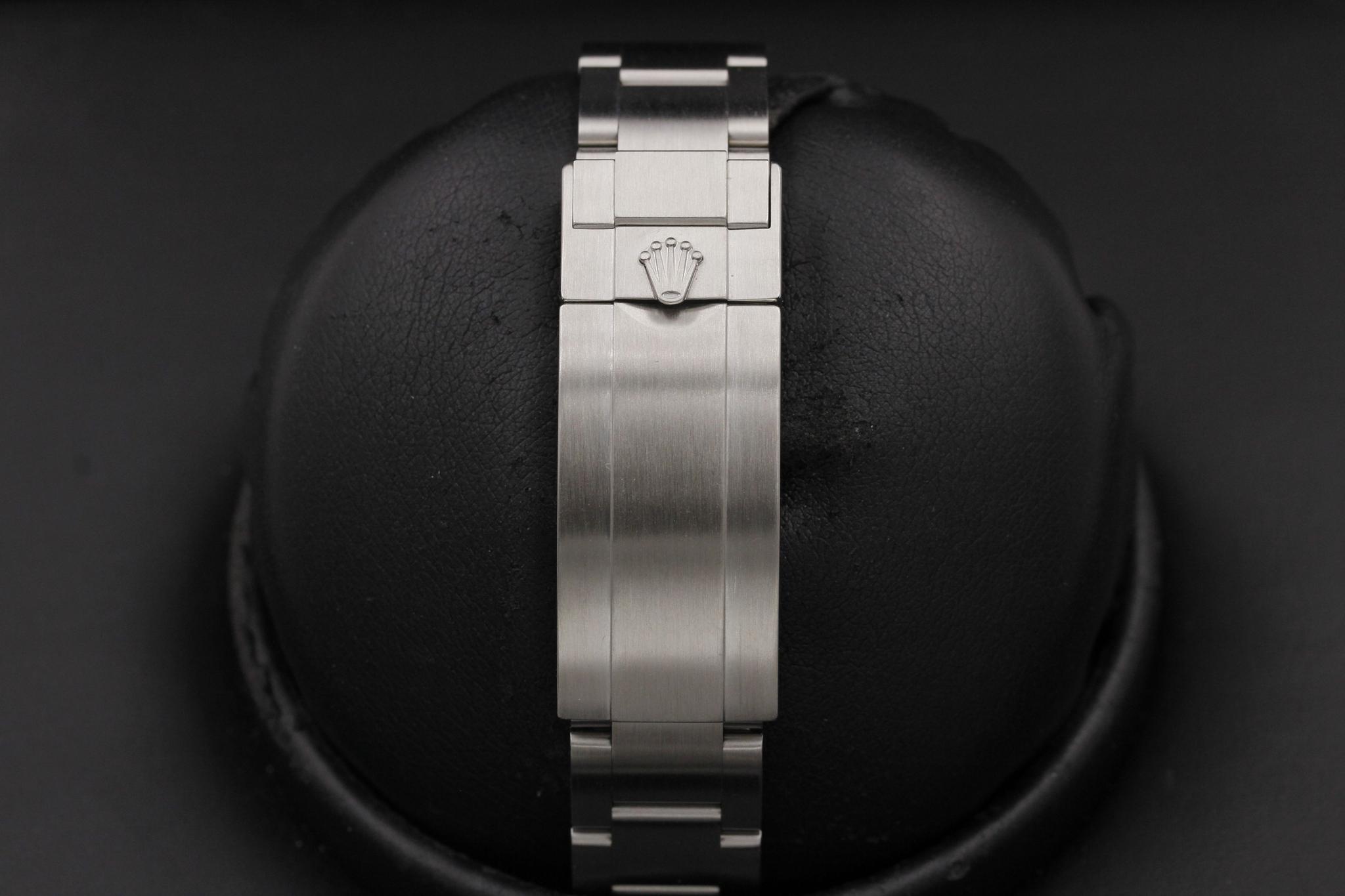 Watch Image 7