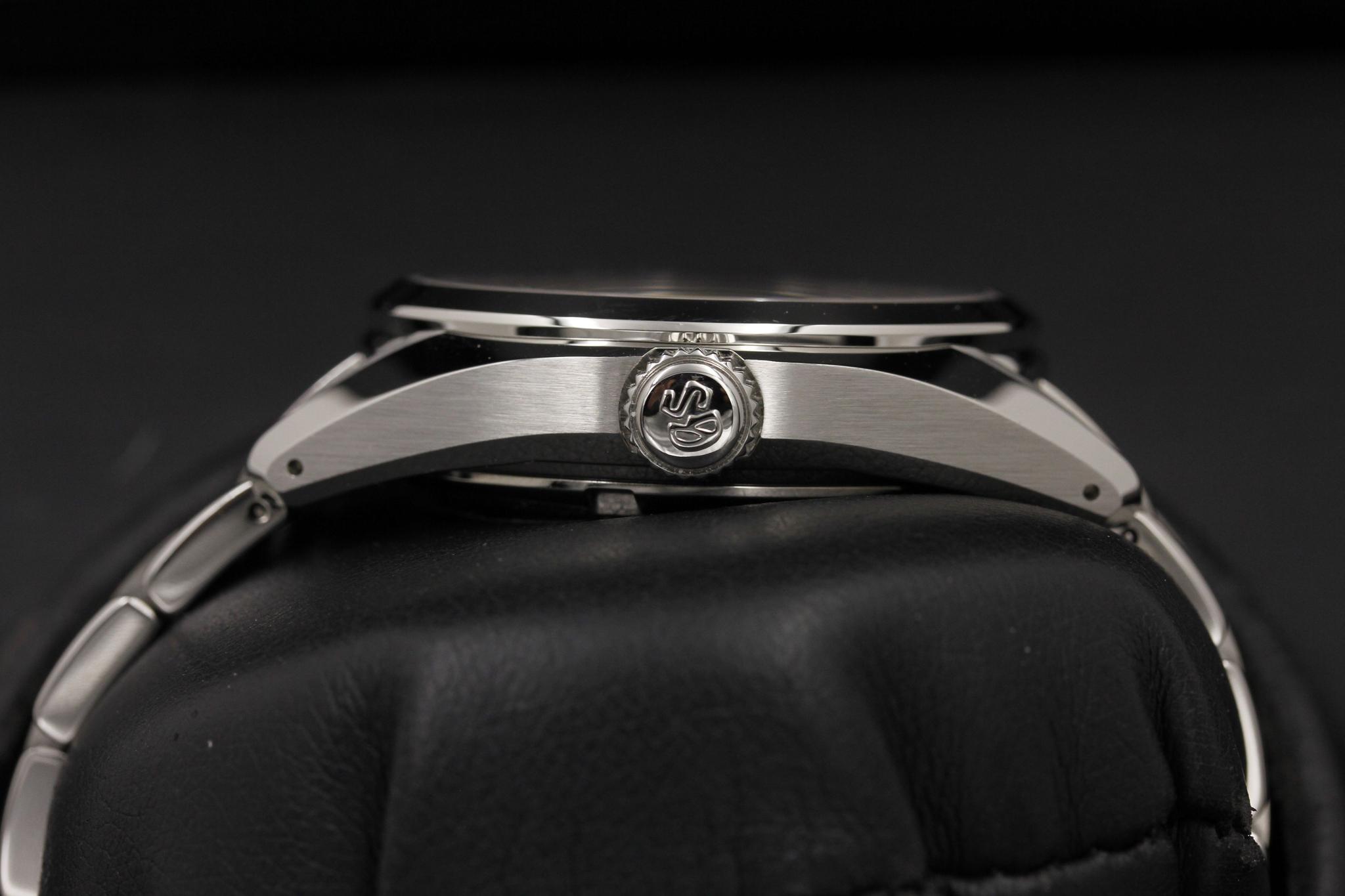 Watch Image 3