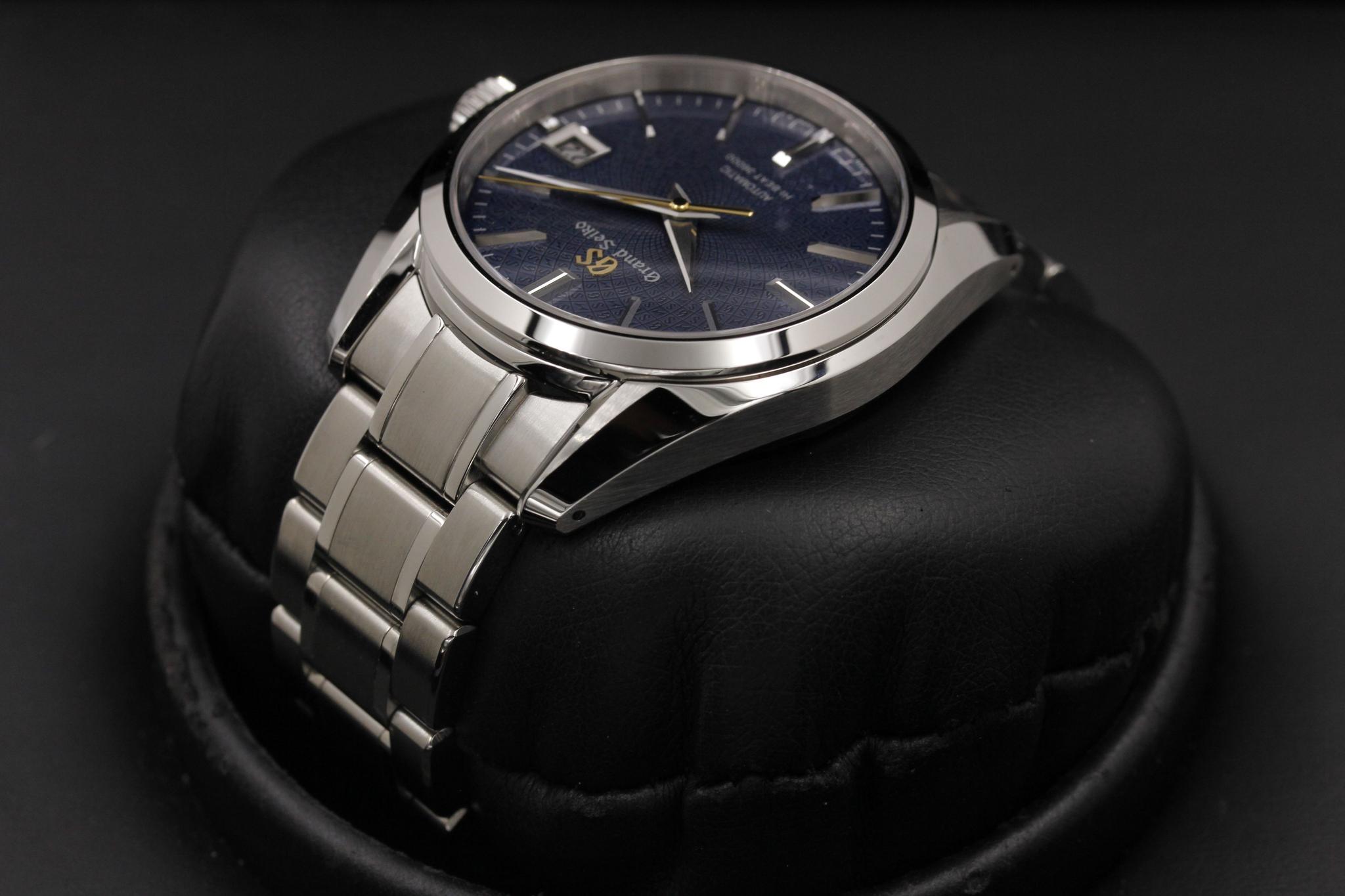 Watch Image 5