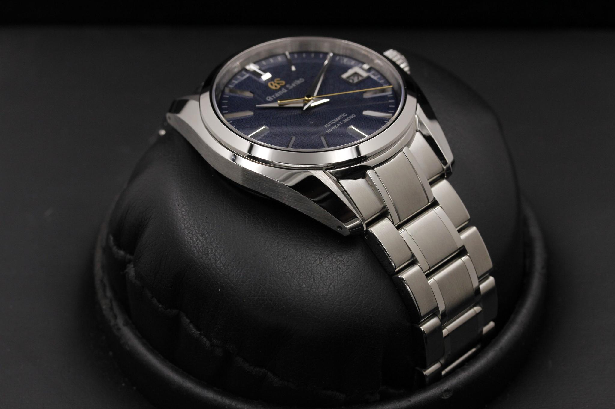 Watch Image 6