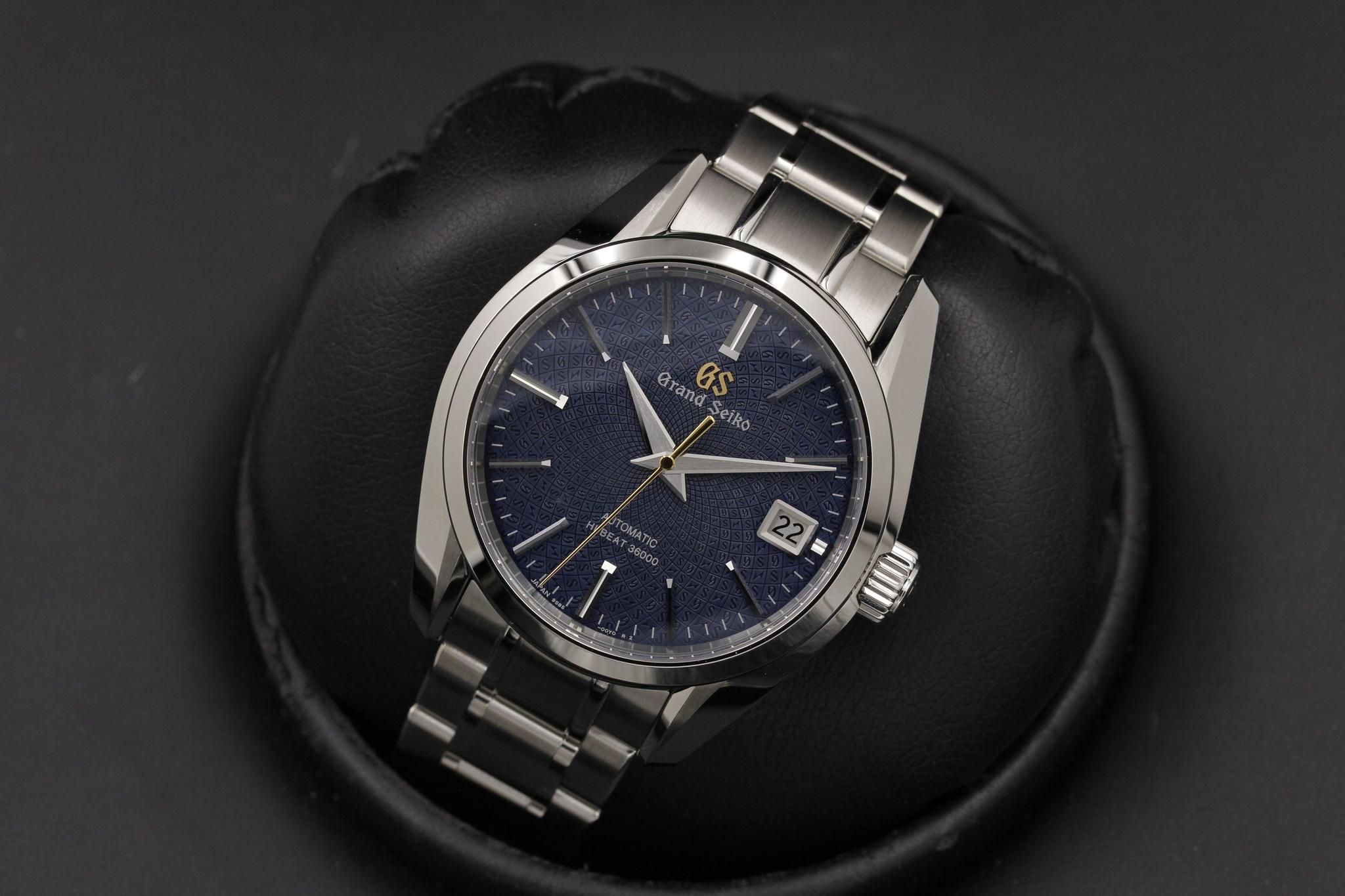 Watch Image 10