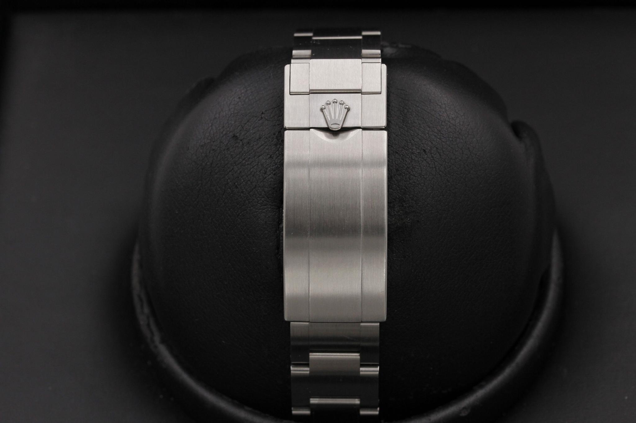 Watch Image 8