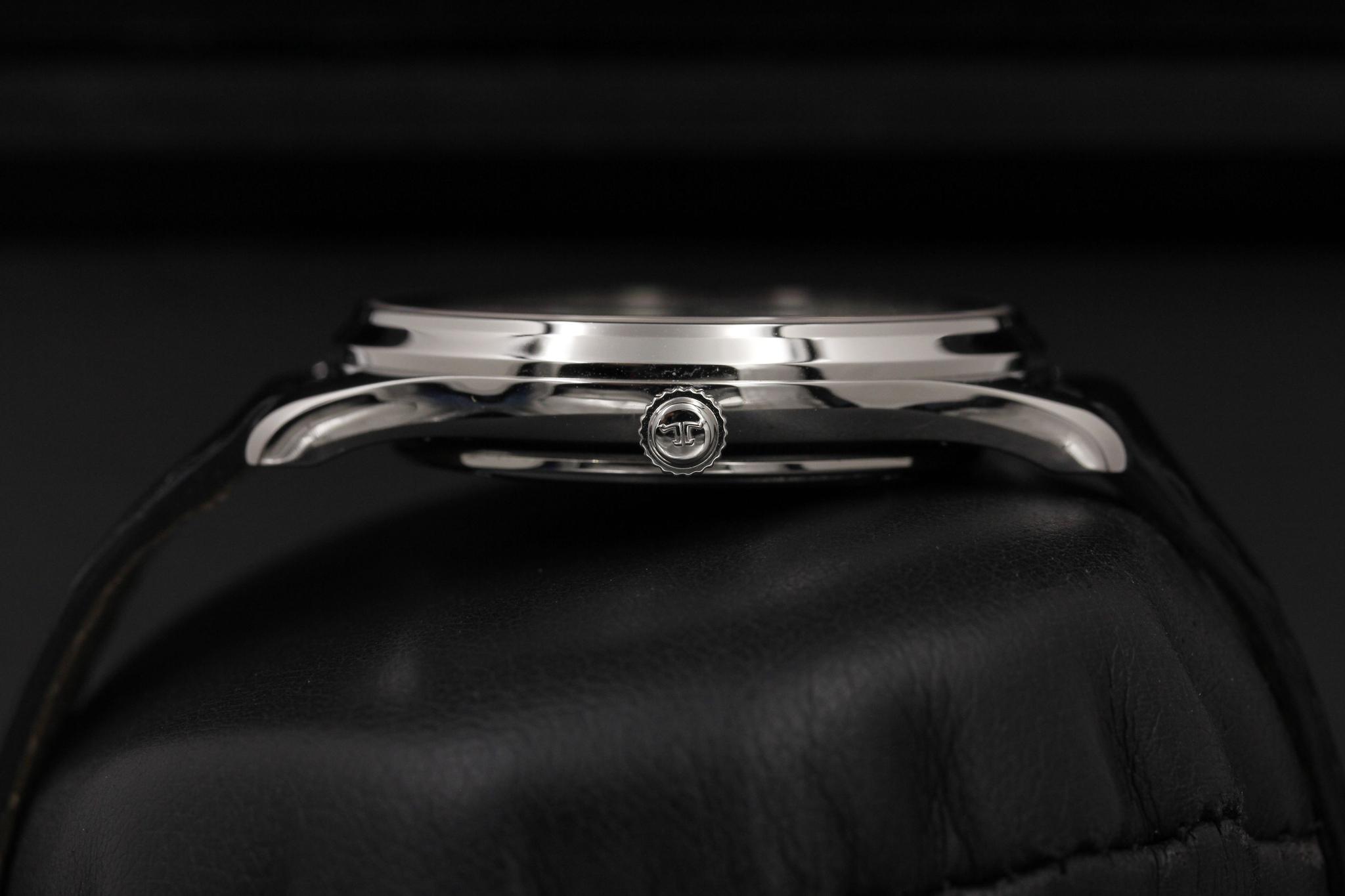 Watch Image 3