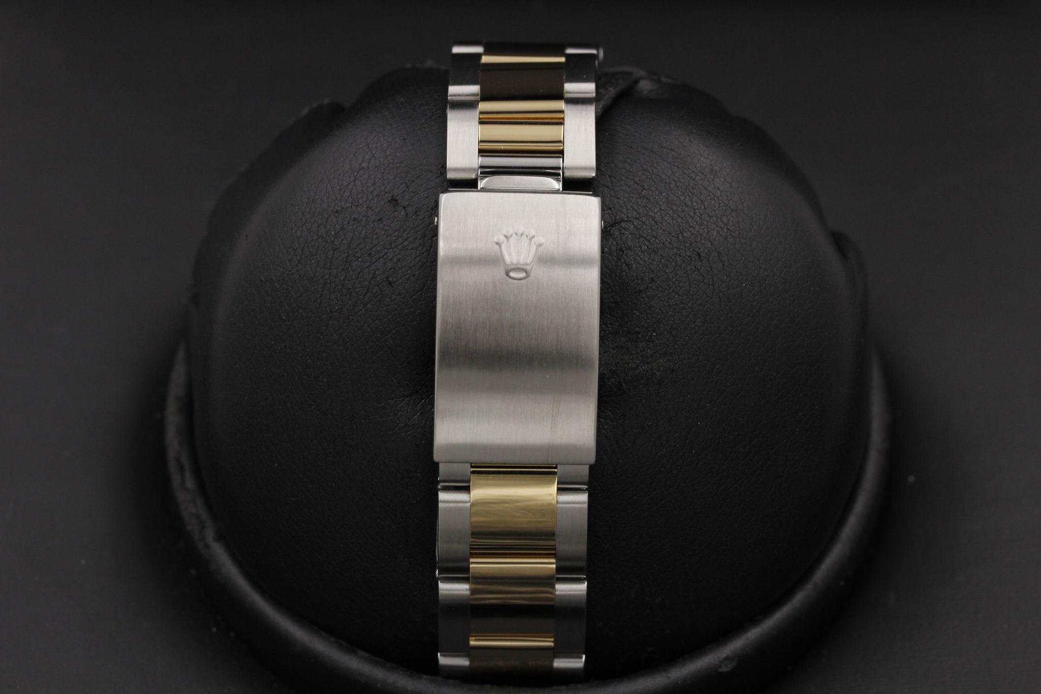 Watch Image 10