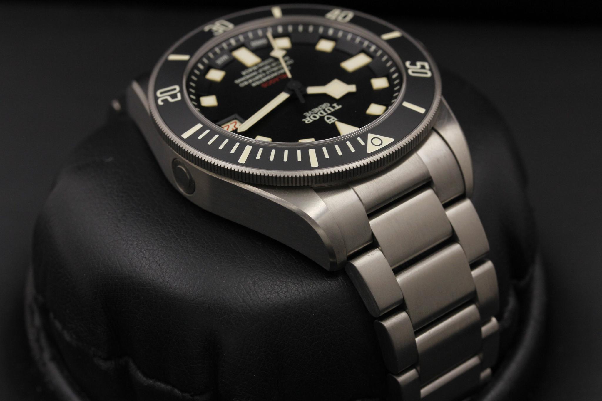 Watch Image 4