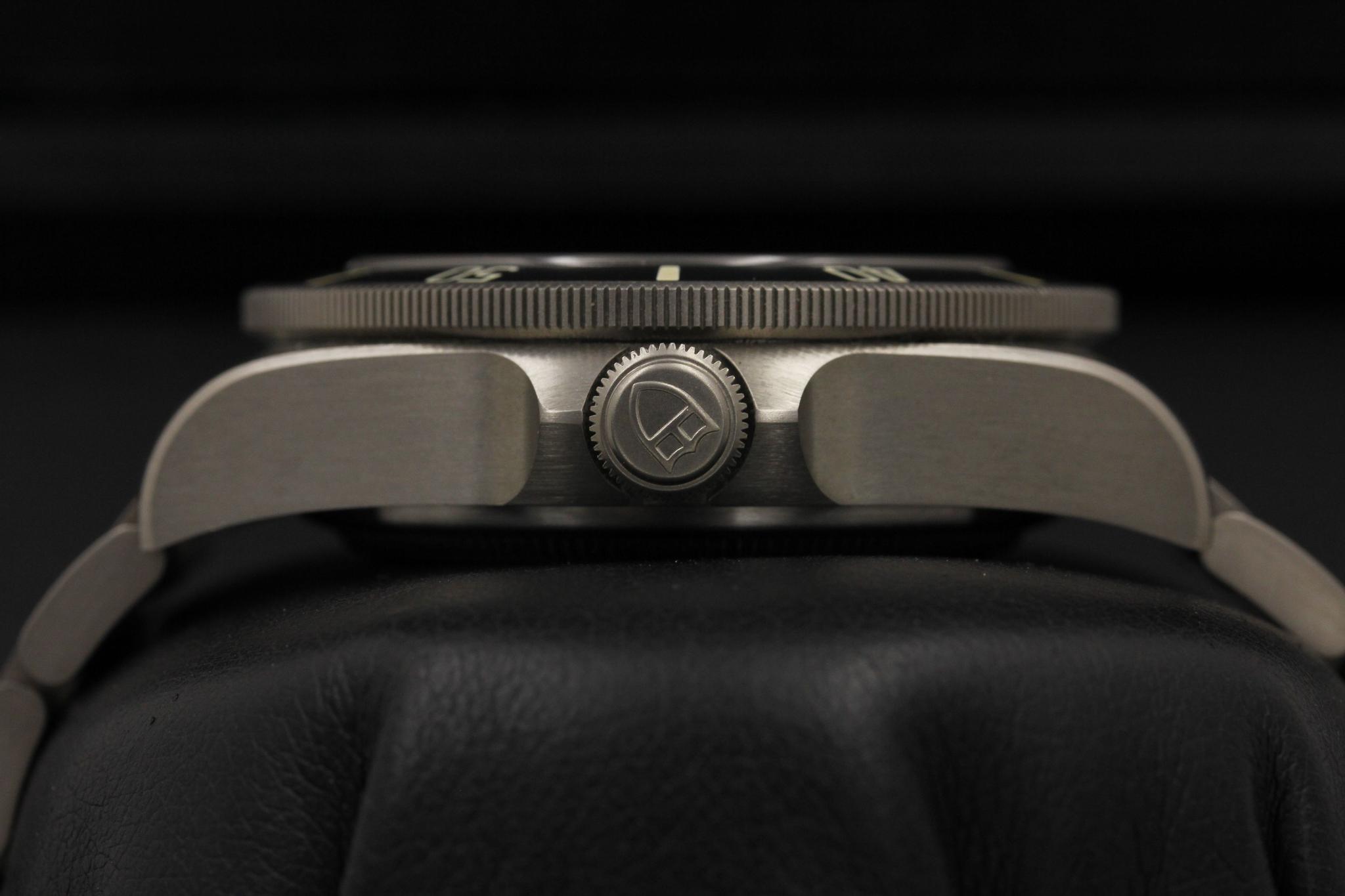 Watch Image 6