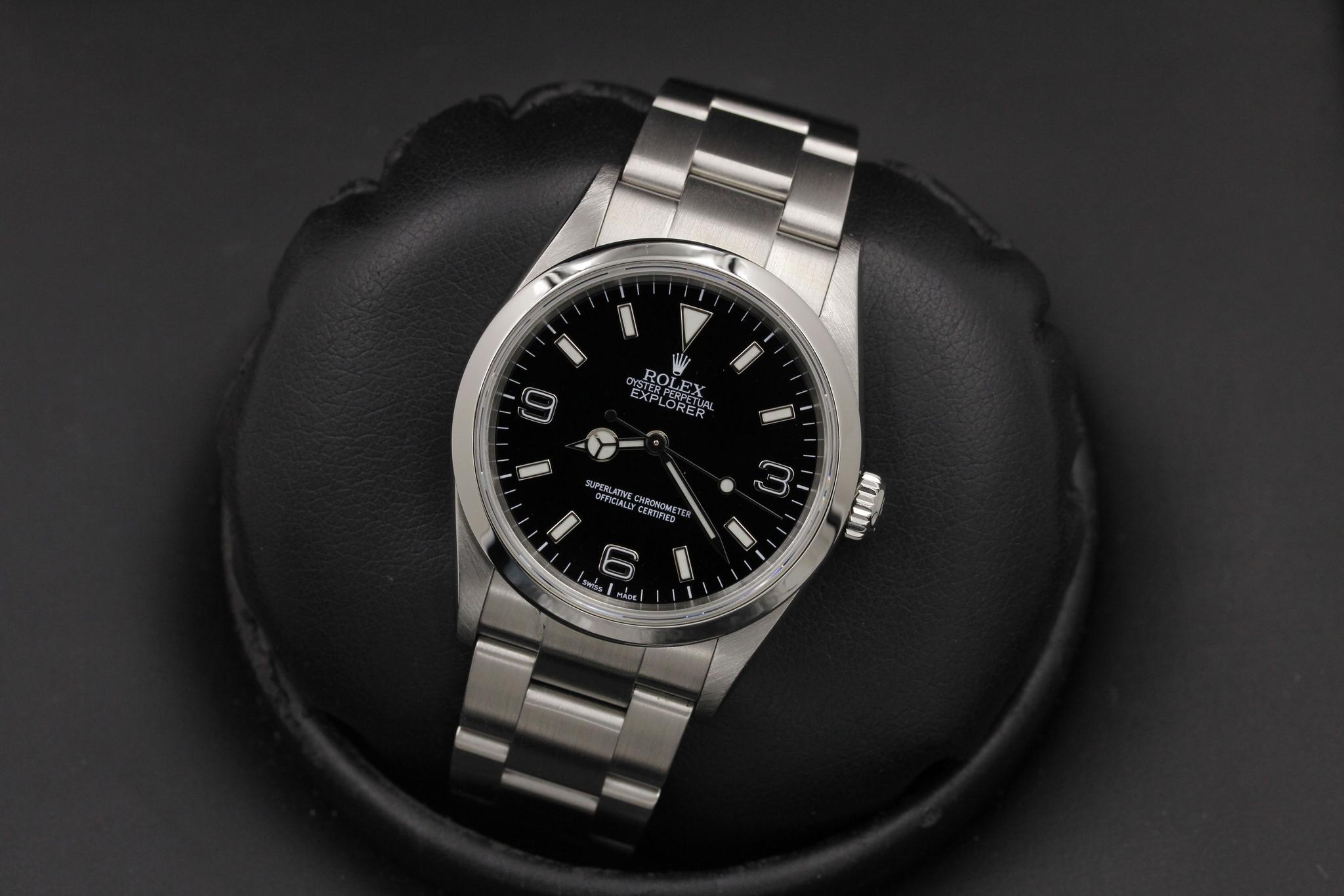 Watch Image 12