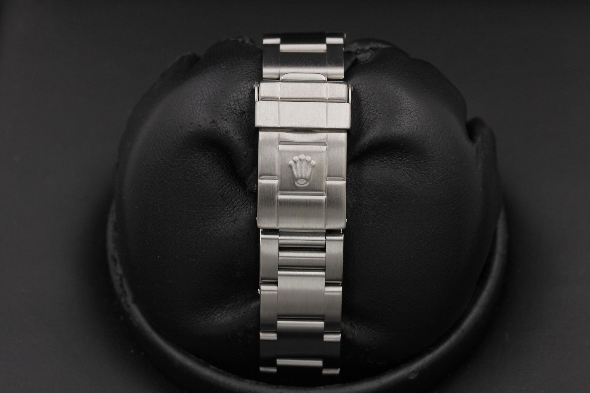 Watch Image 10