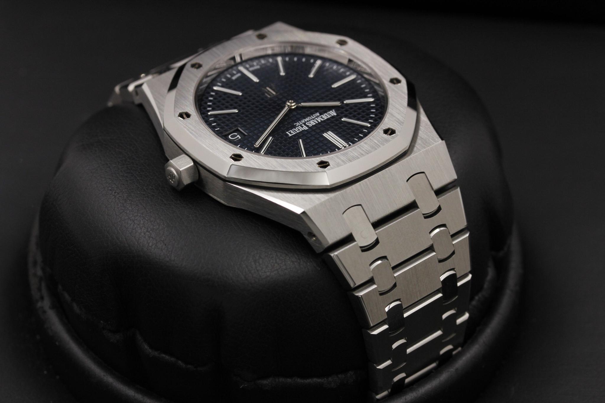 Watch Image 4