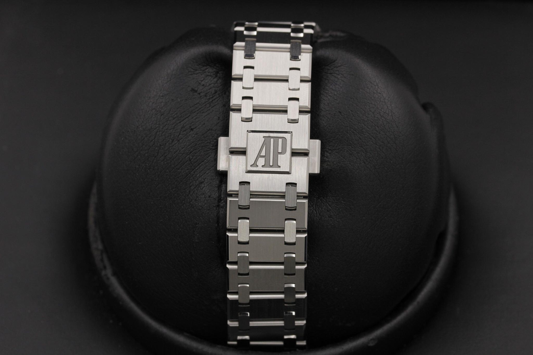 Watch Image 8