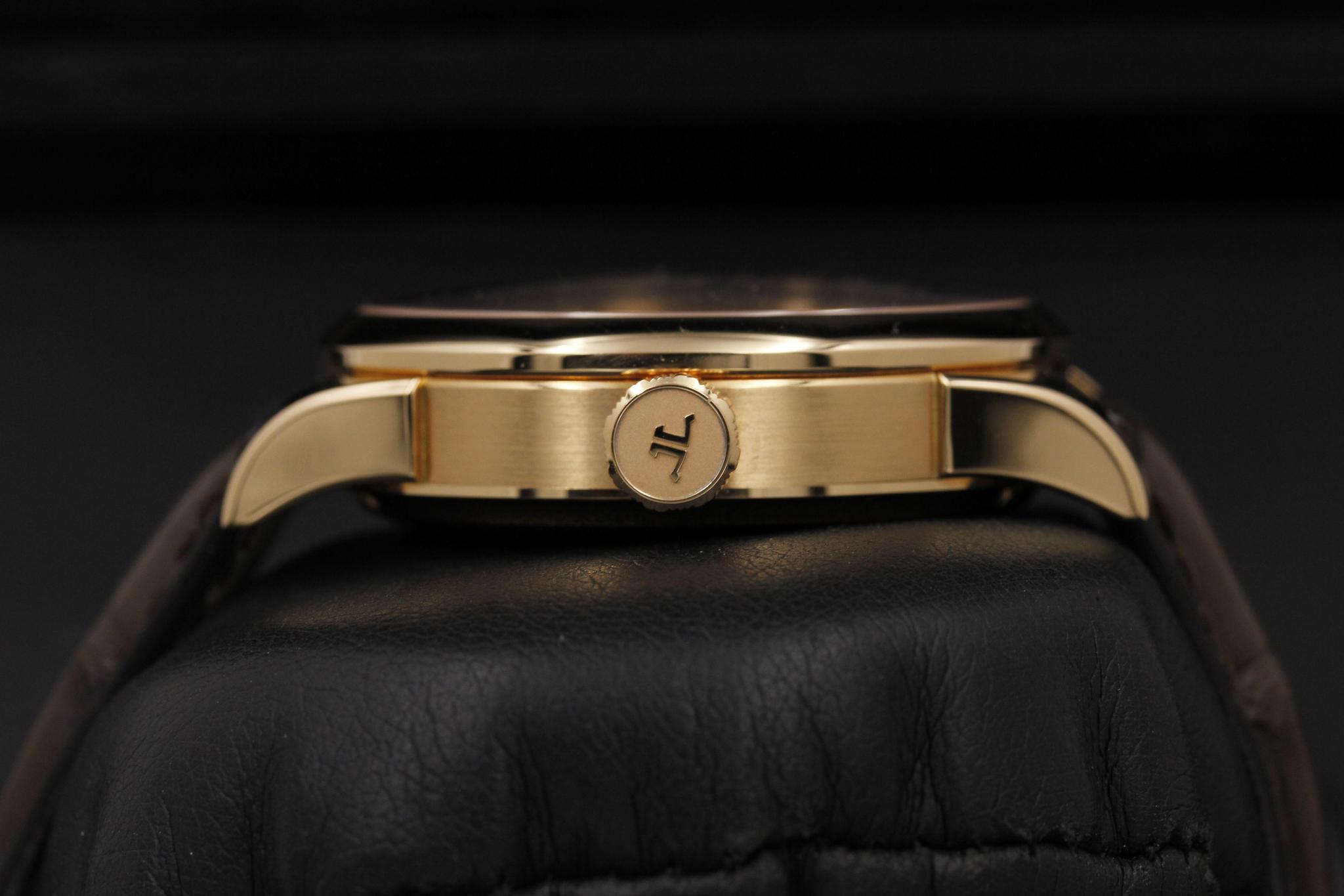 Watch Image 3