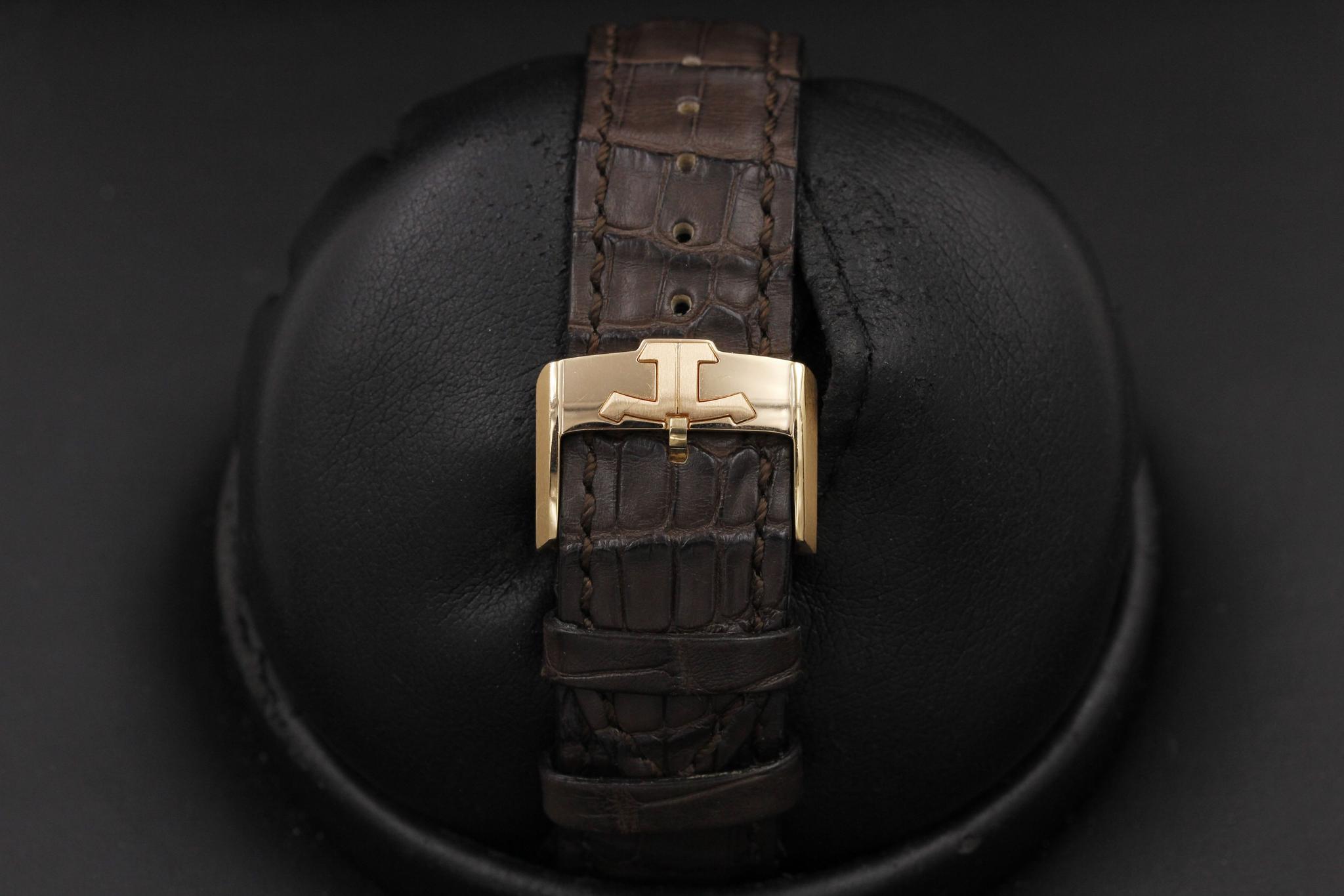 Watch Image 9