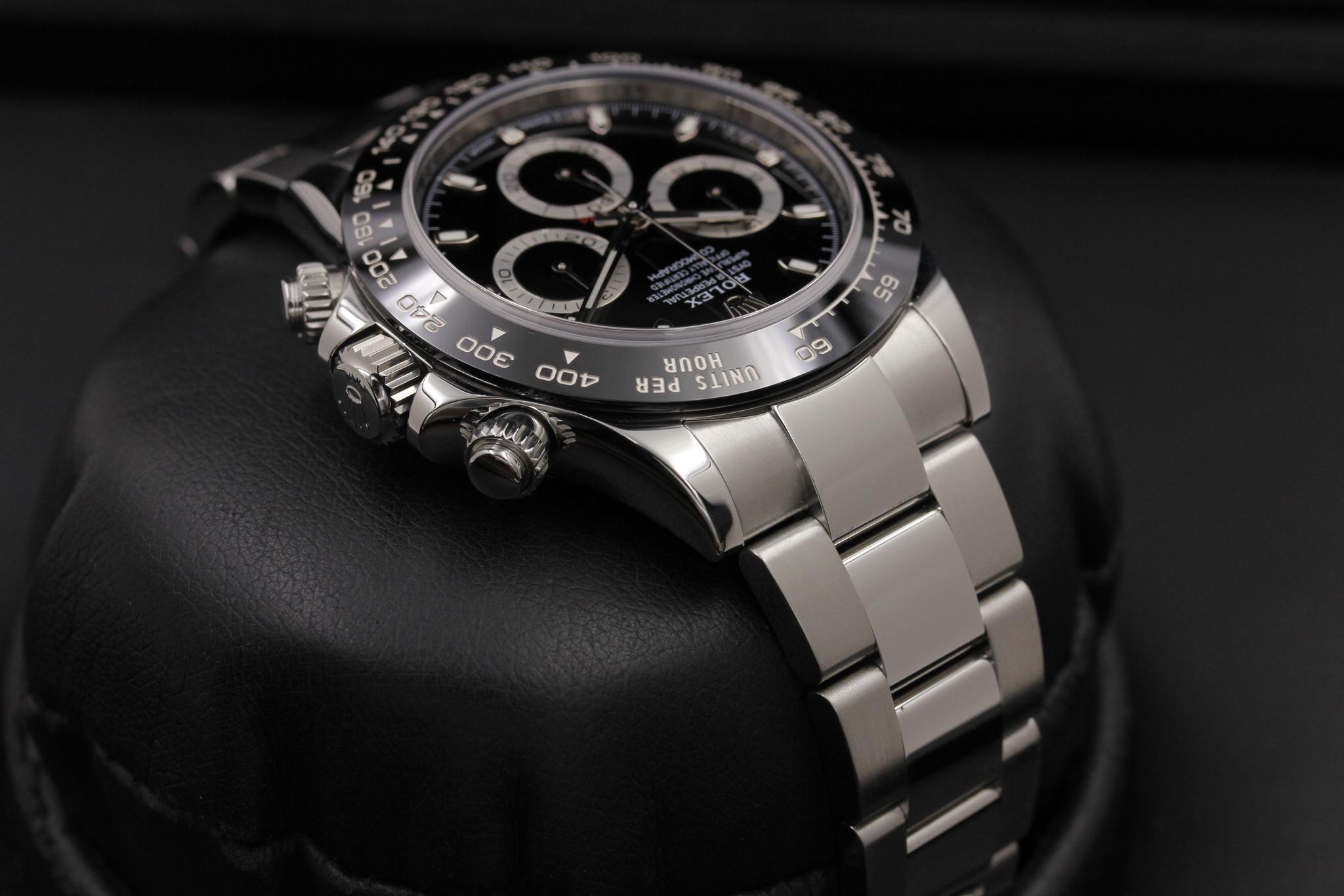 Watch Image 4