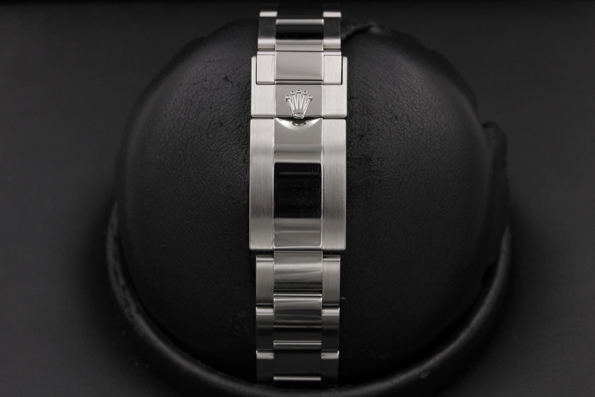 Watch Image 7