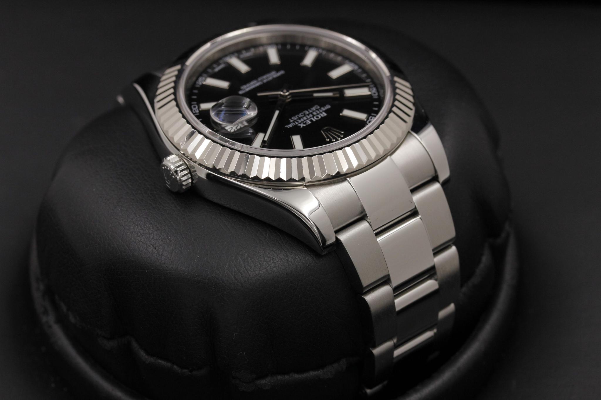 Watch Image 4