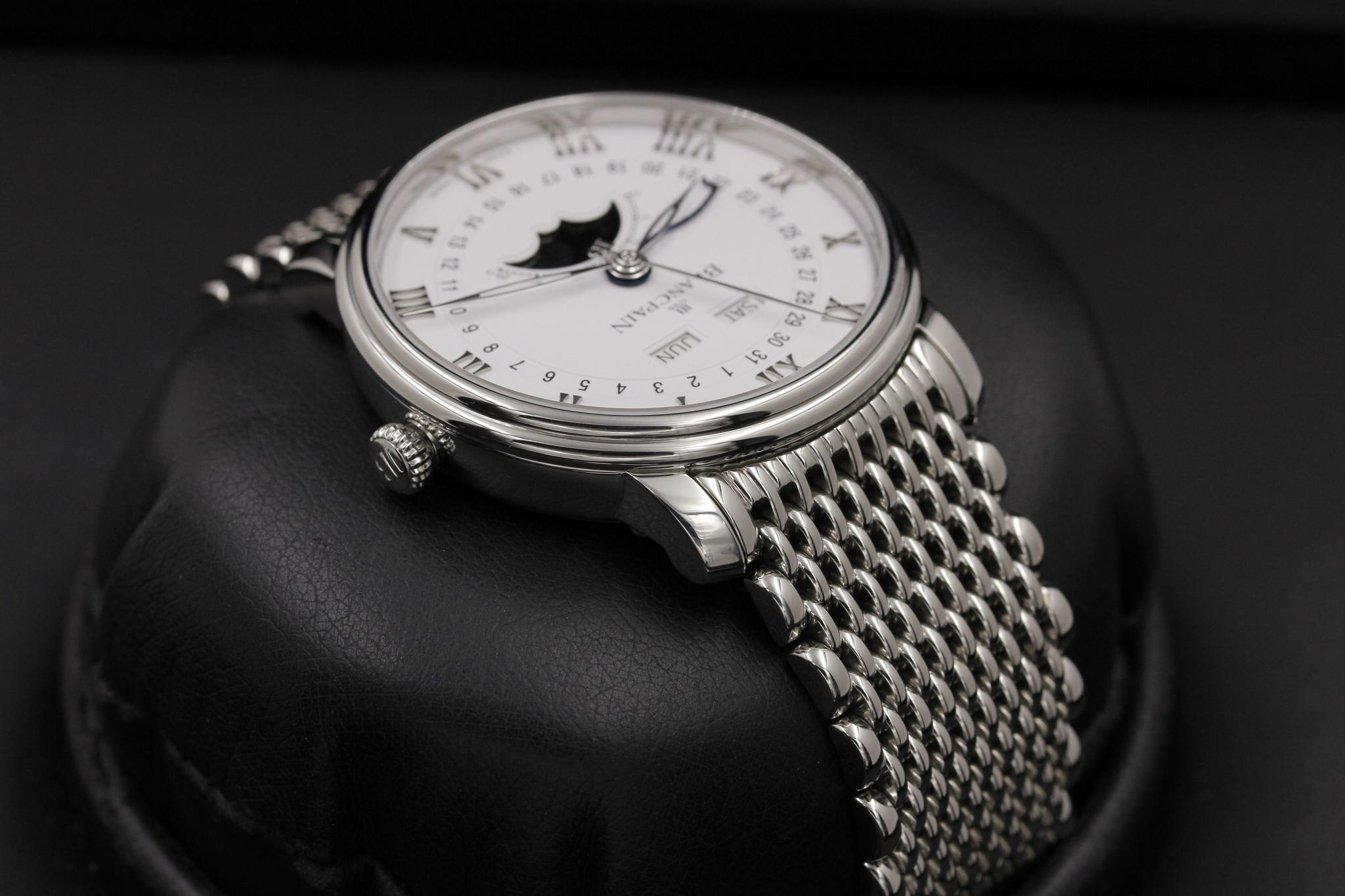 Watch Image 4
