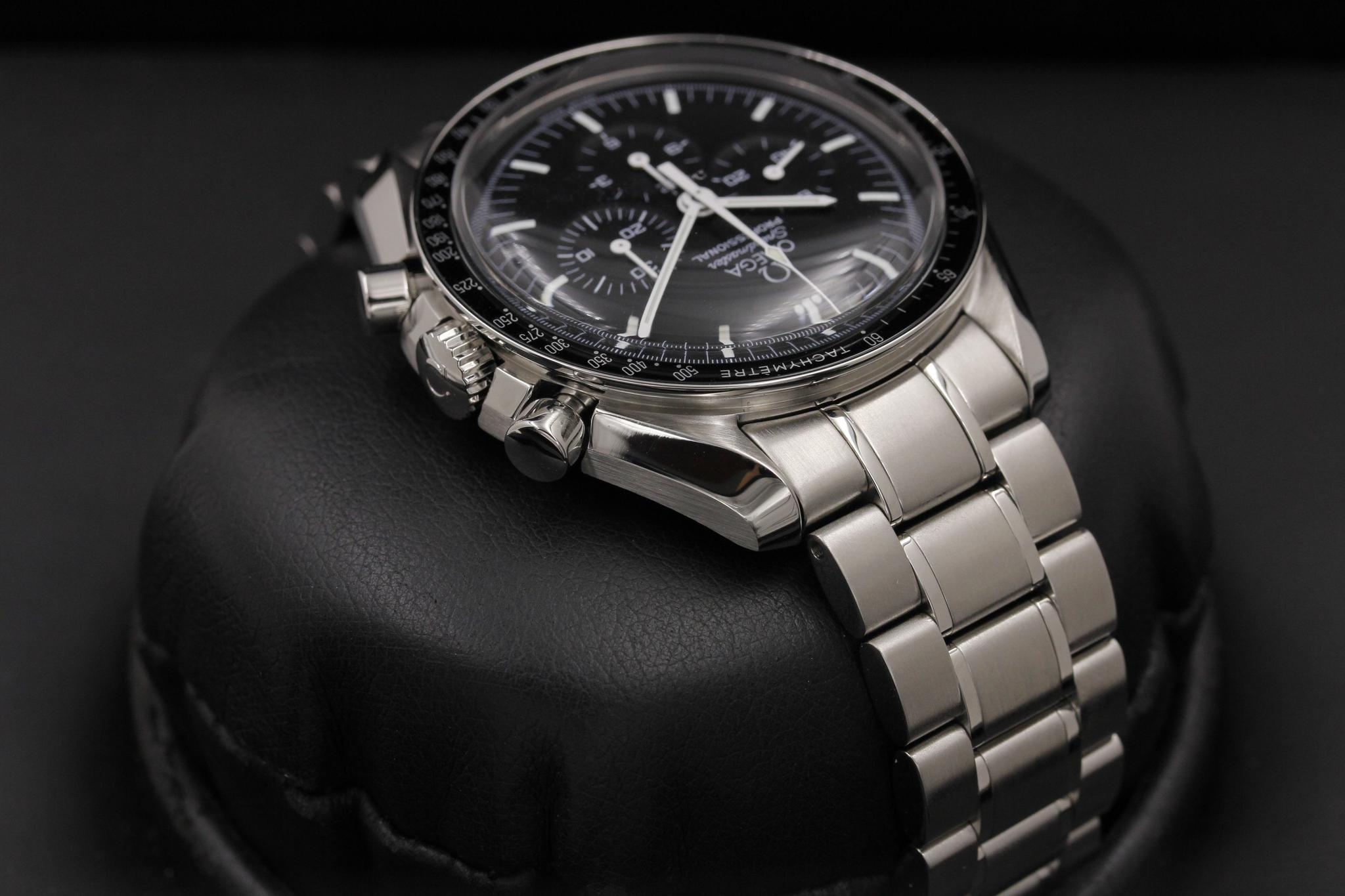 Watch Image 4