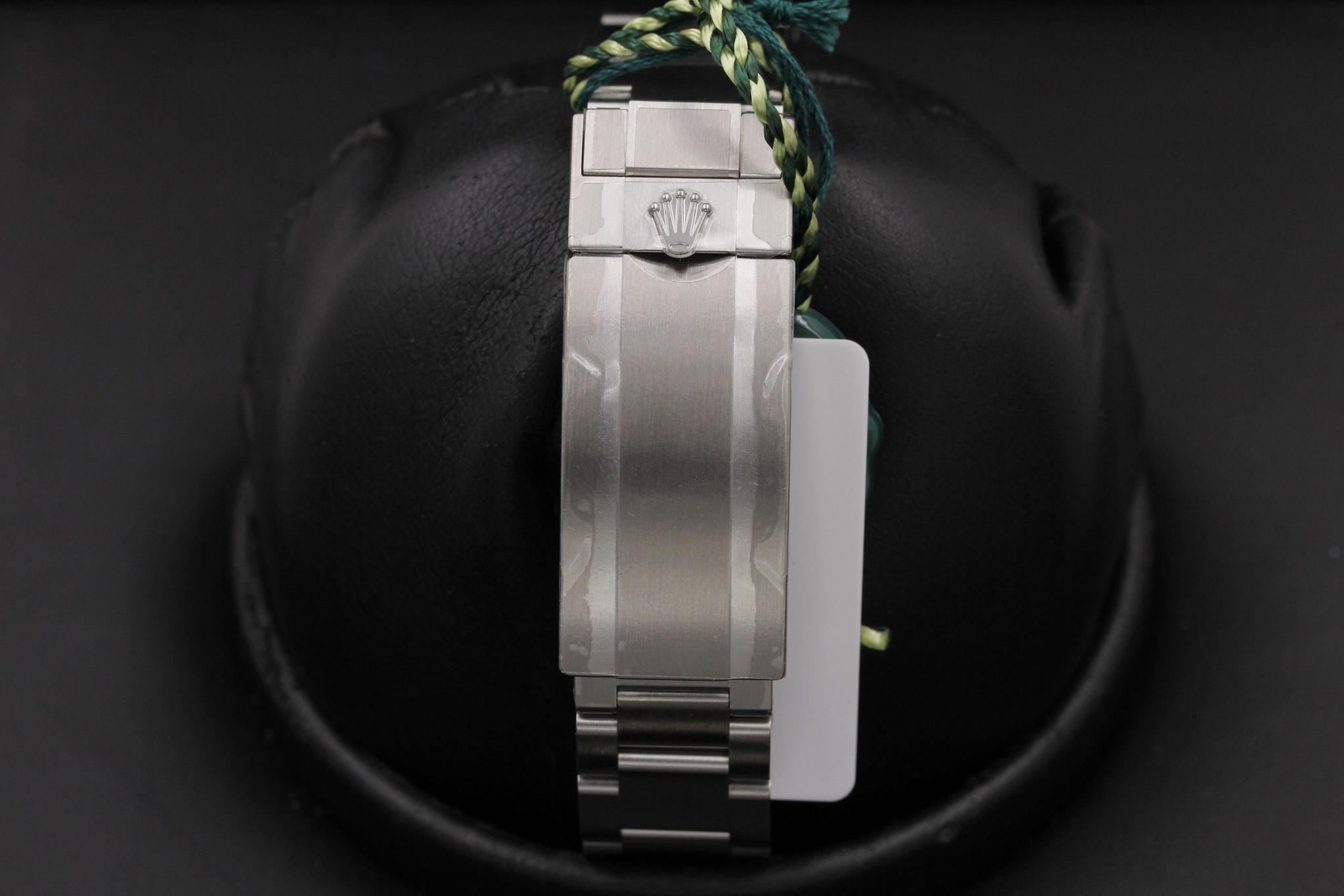 Watch Image 7