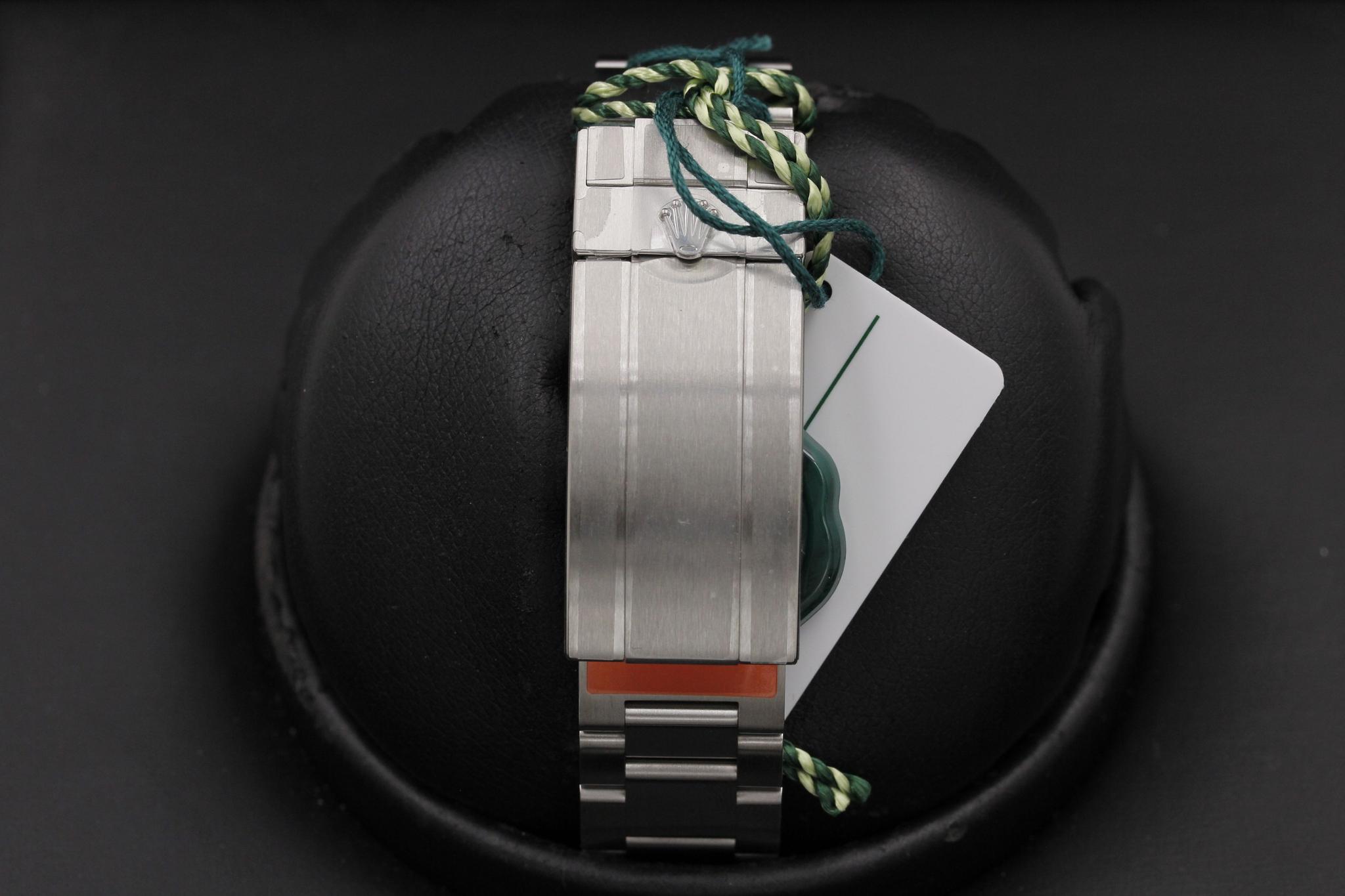 Watch Image 7