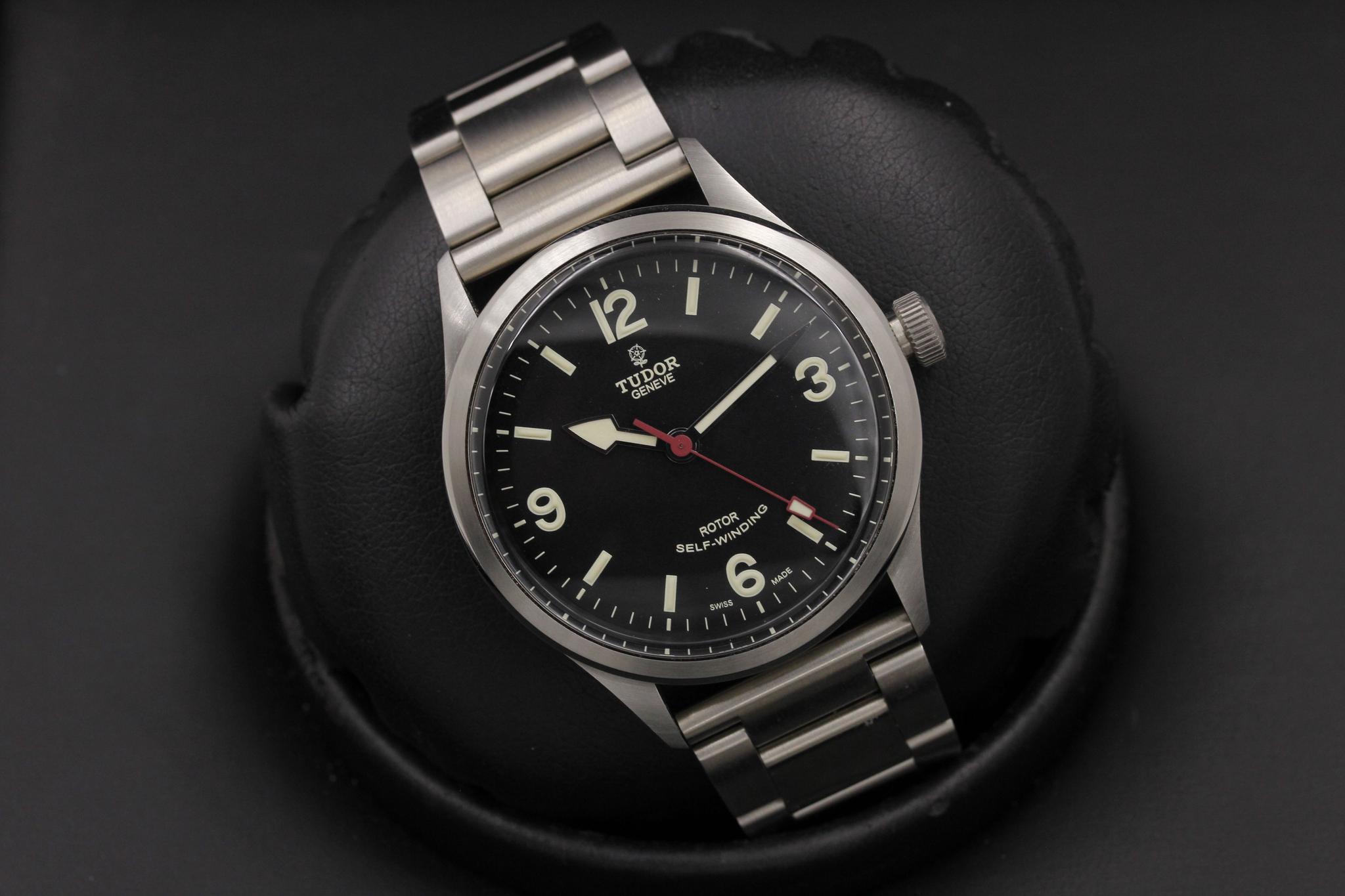 Watch Image 9