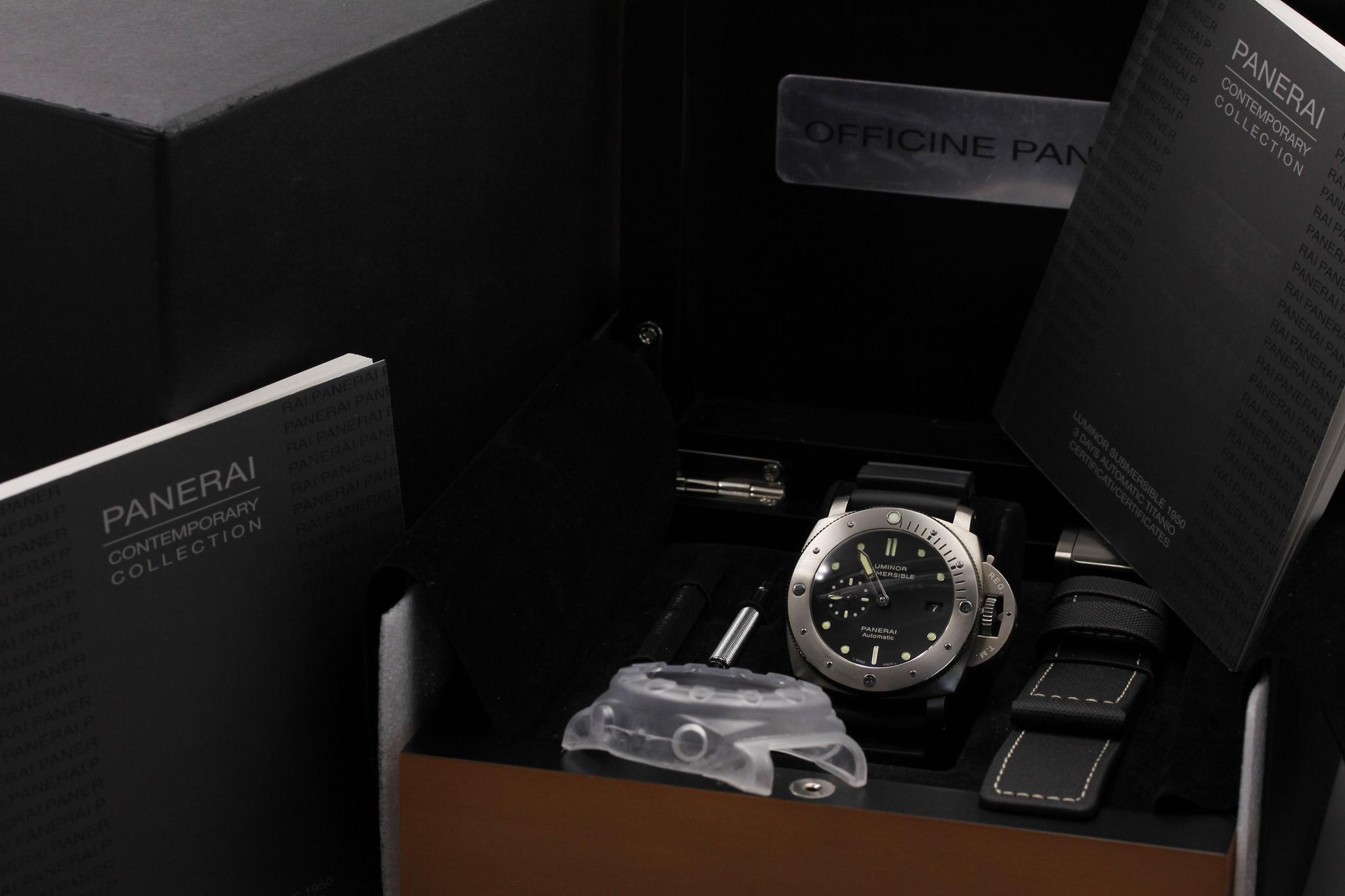 Watch Image 12