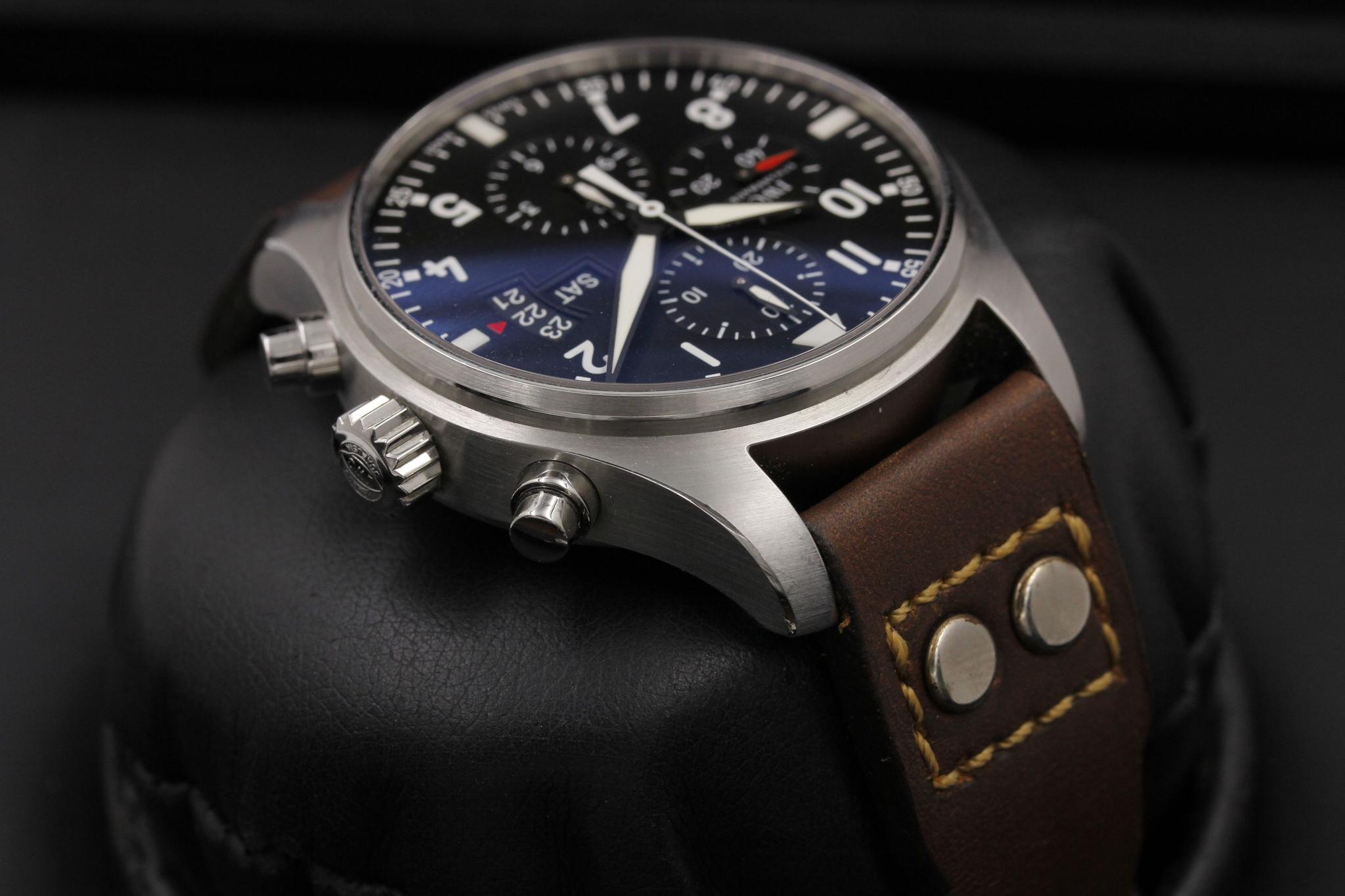 Watch Image 4