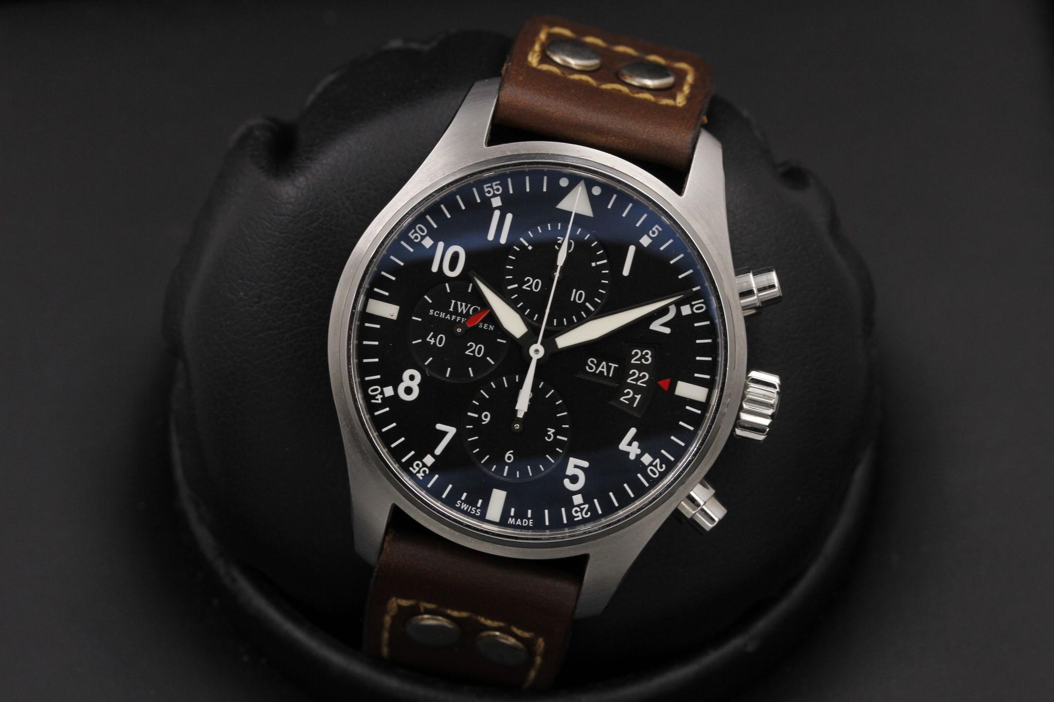 Watch Image 10