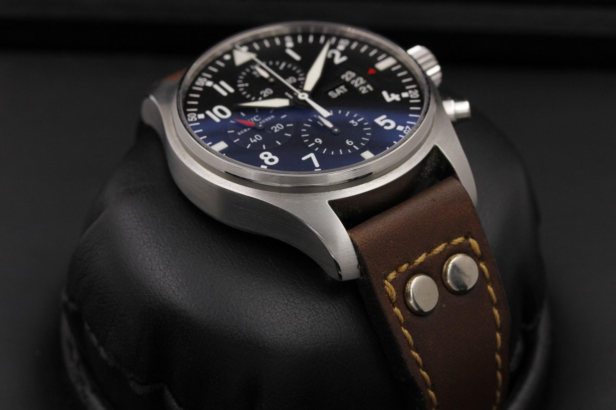 Watch Image 6