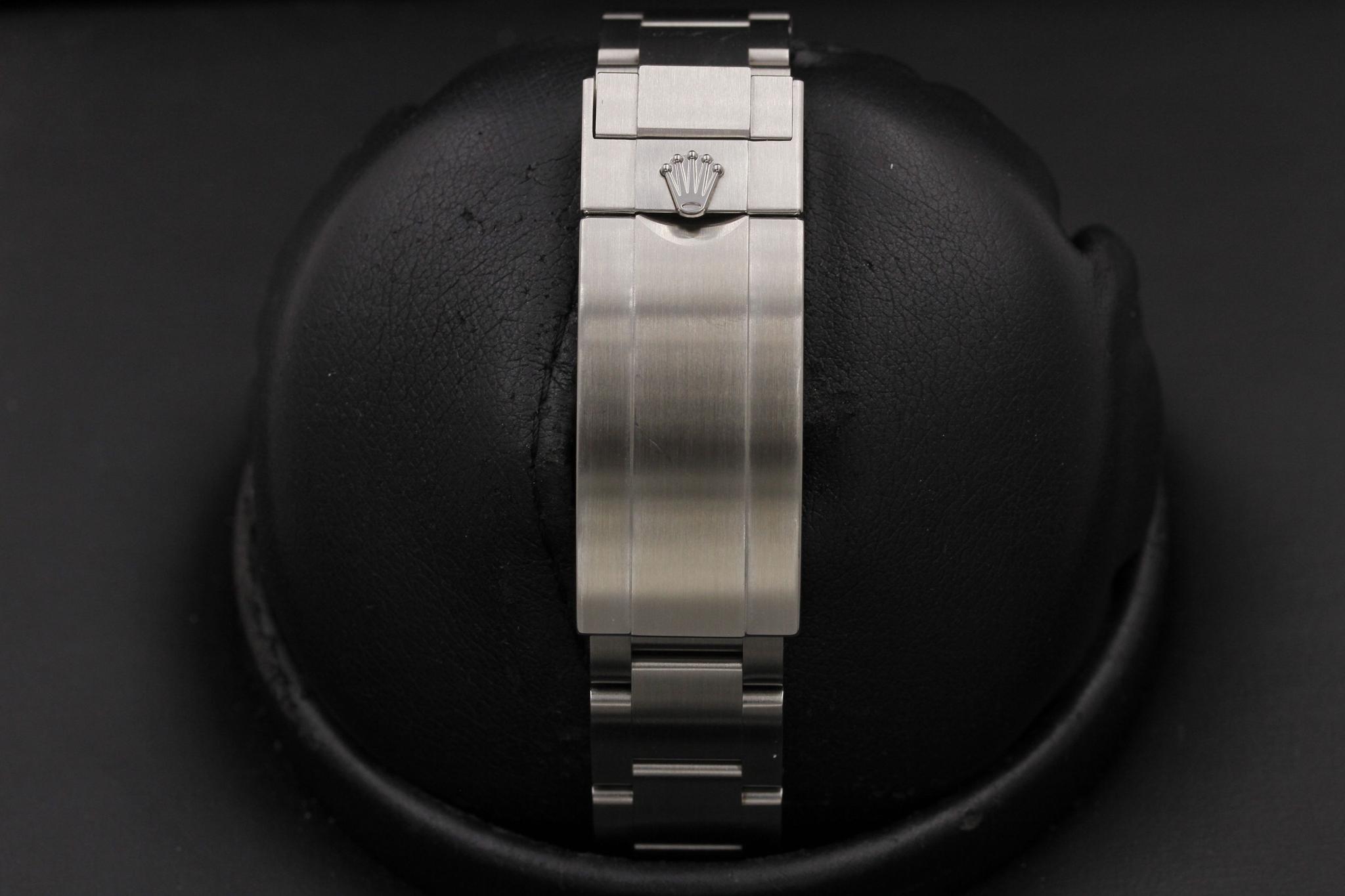 Watch Image 8
