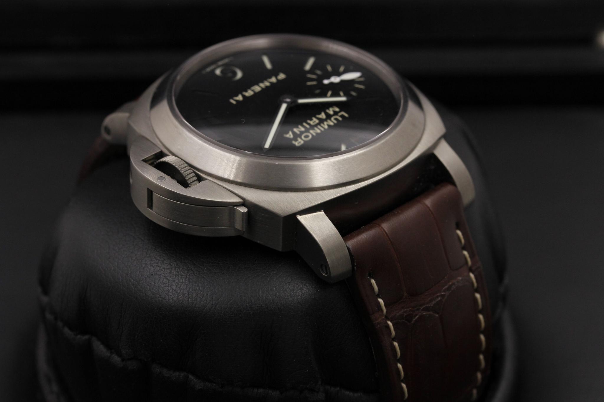 Watch Image 4