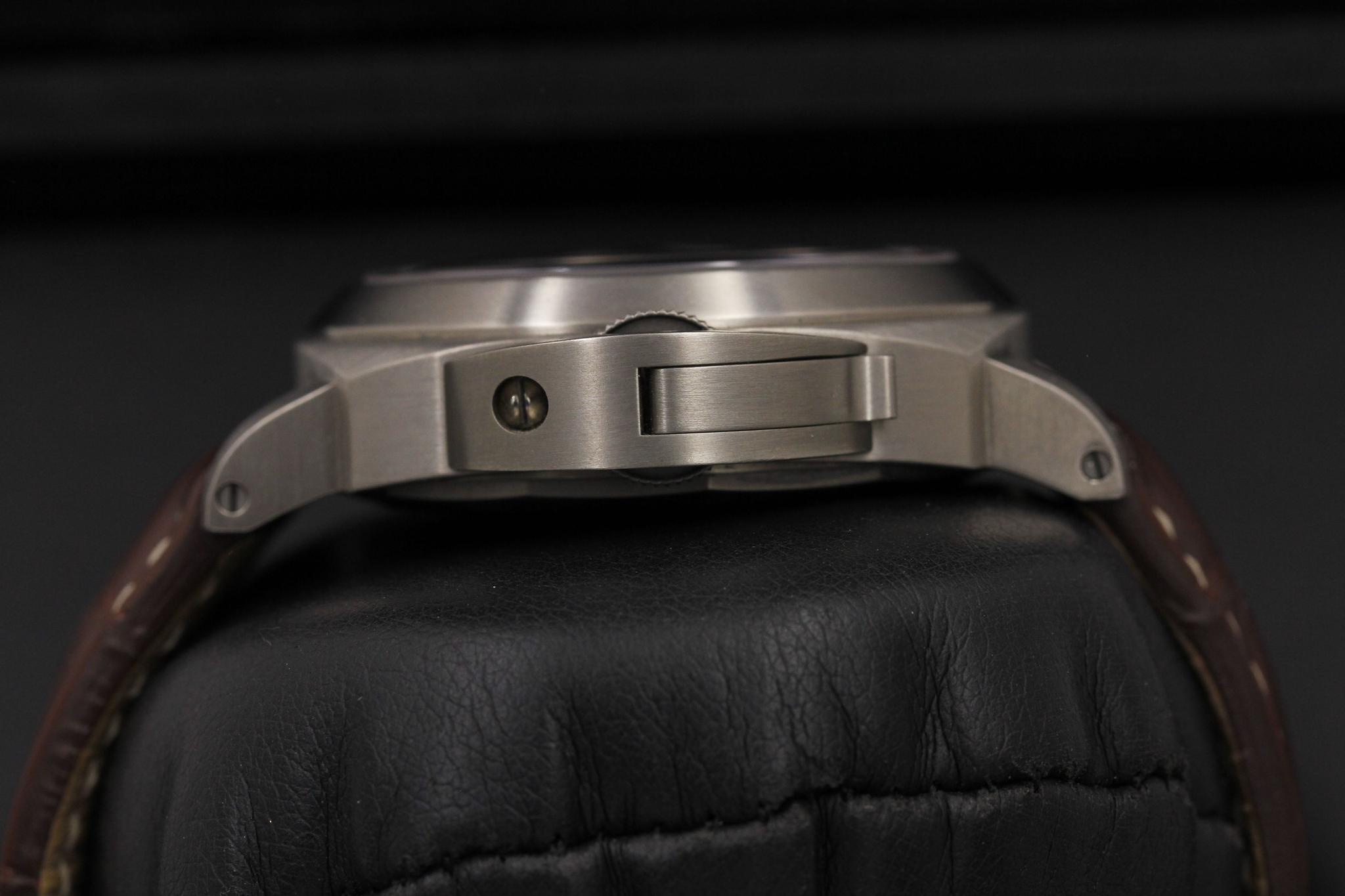 Watch Image 3