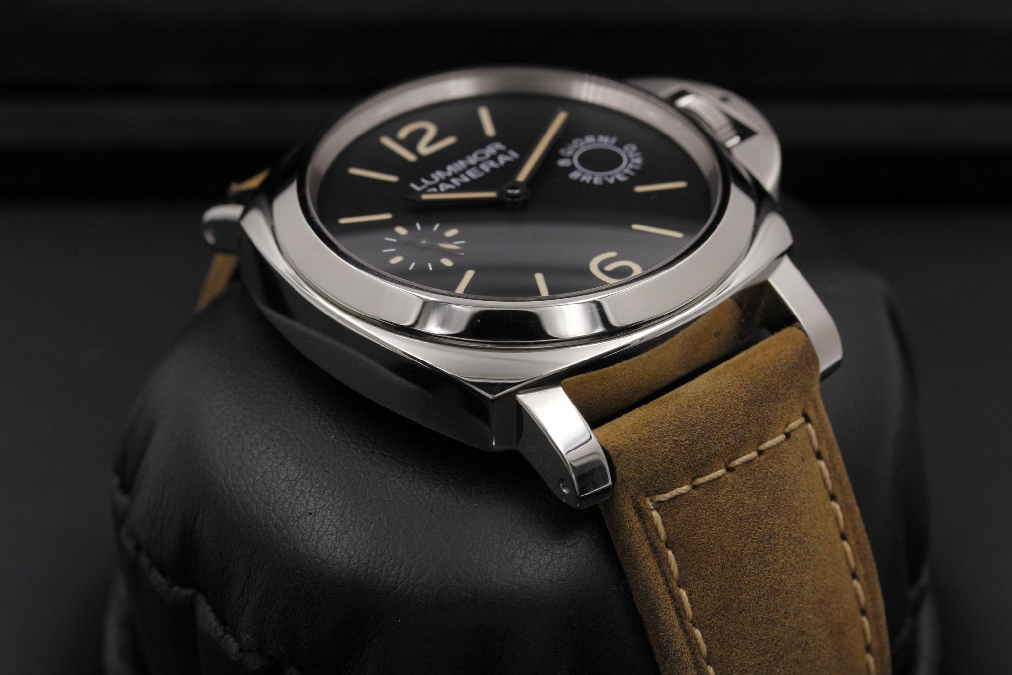 Watch Image 6