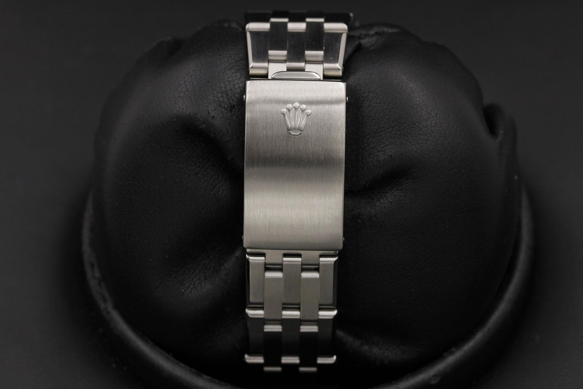 Watch Image 9