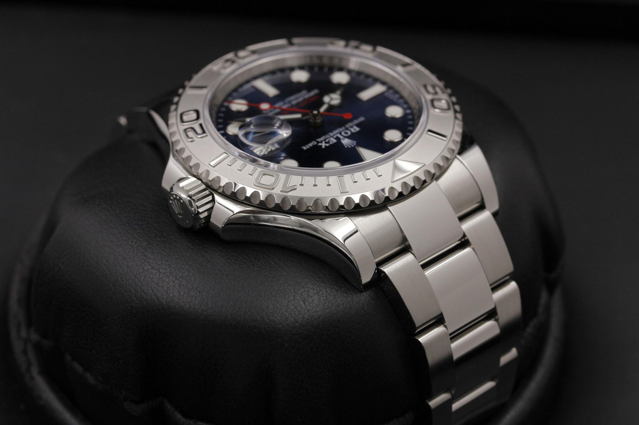 Watch Image 4