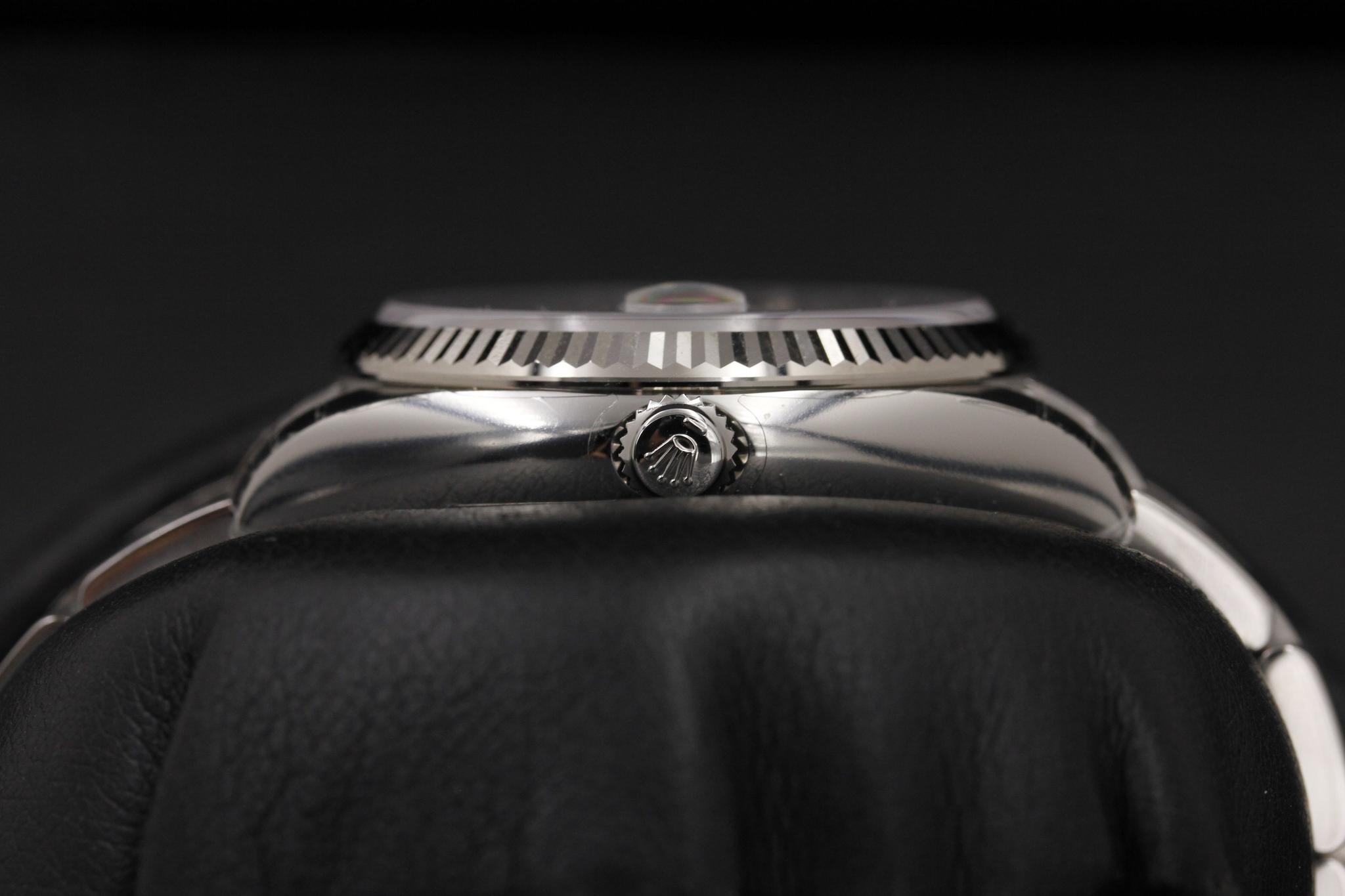 Watch Image 3
