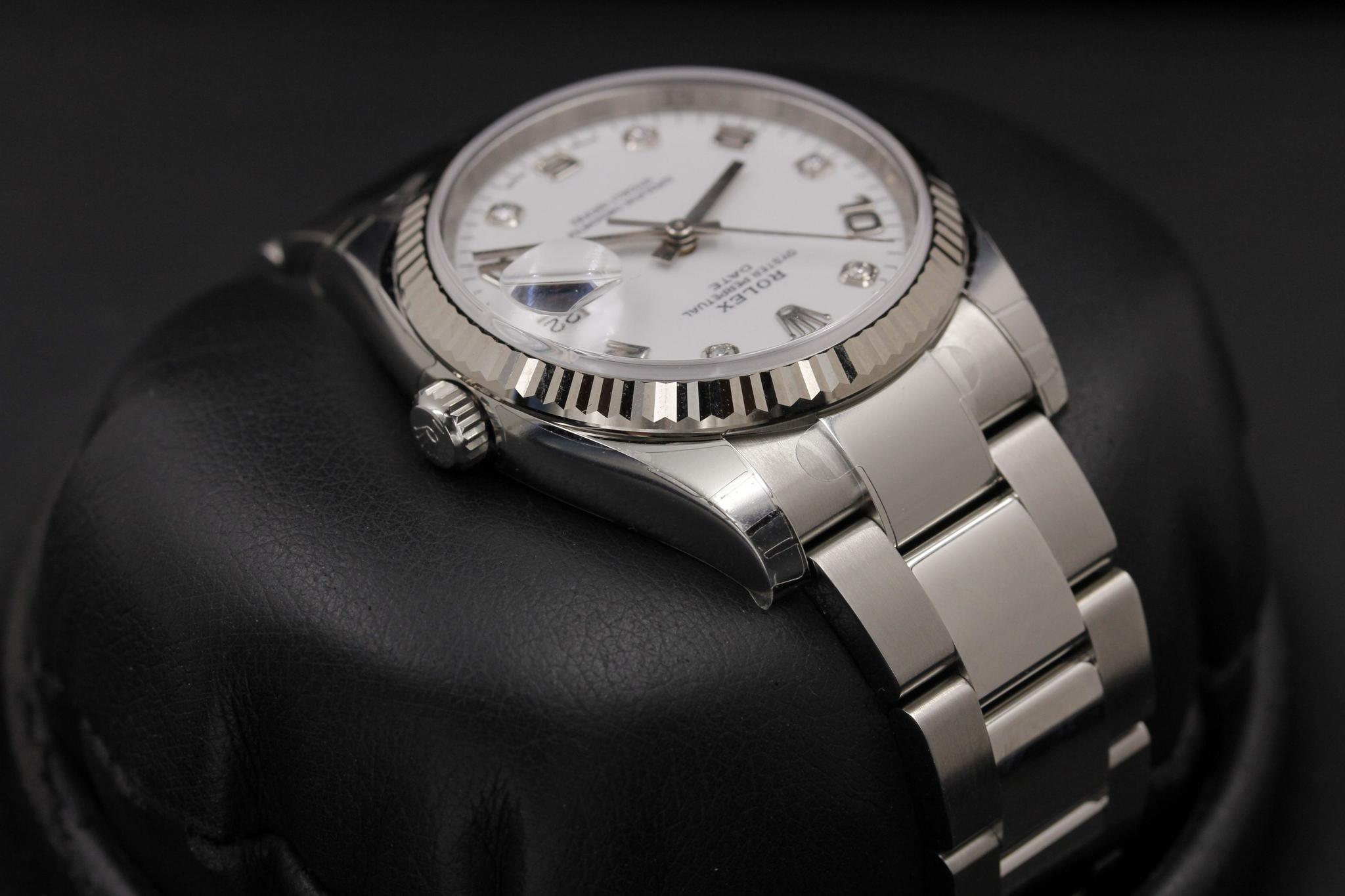Watch Image 4