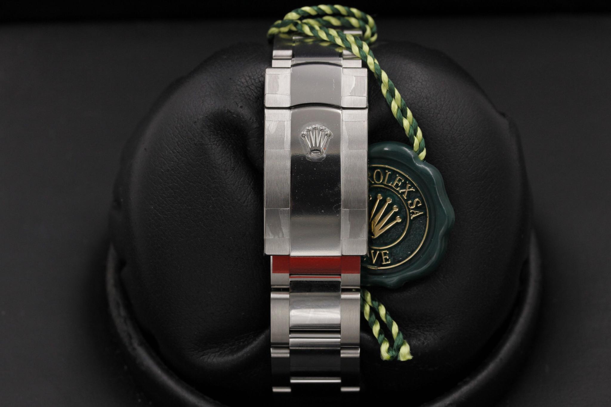 Watch Image 7