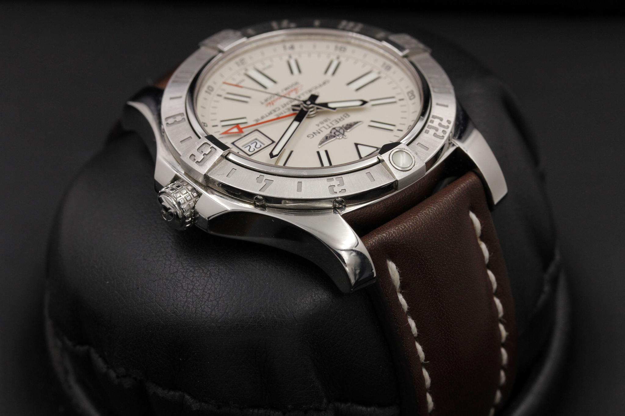 Watch Image 4